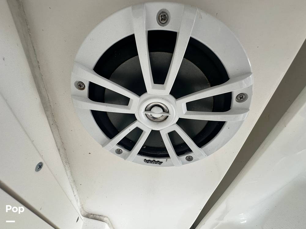 Slide: The Image of Boston Whaler Defiance 2000 - 14398935