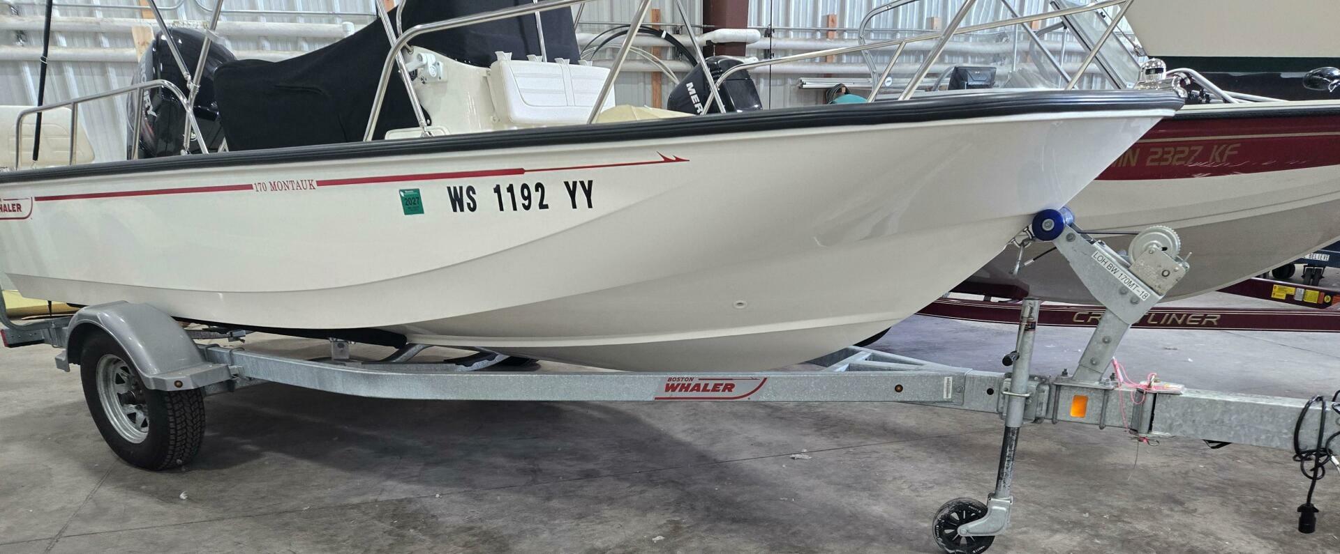 Slide: The Image of Boston Whaler Montauk 2018 - 4525398