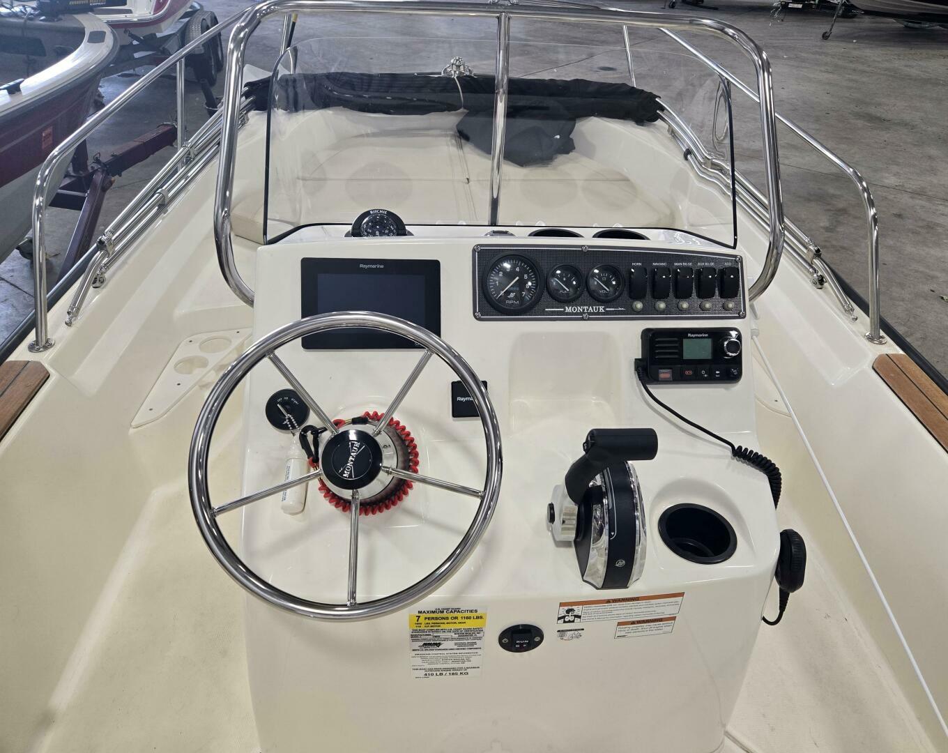 Slide: The Image of Boston Whaler Montauk 2018 - 4525387
