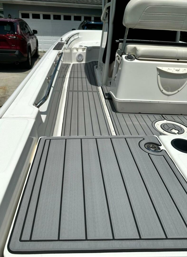 Slide: The Image of Boston Whaler Montauk 210 2019 - 4979774