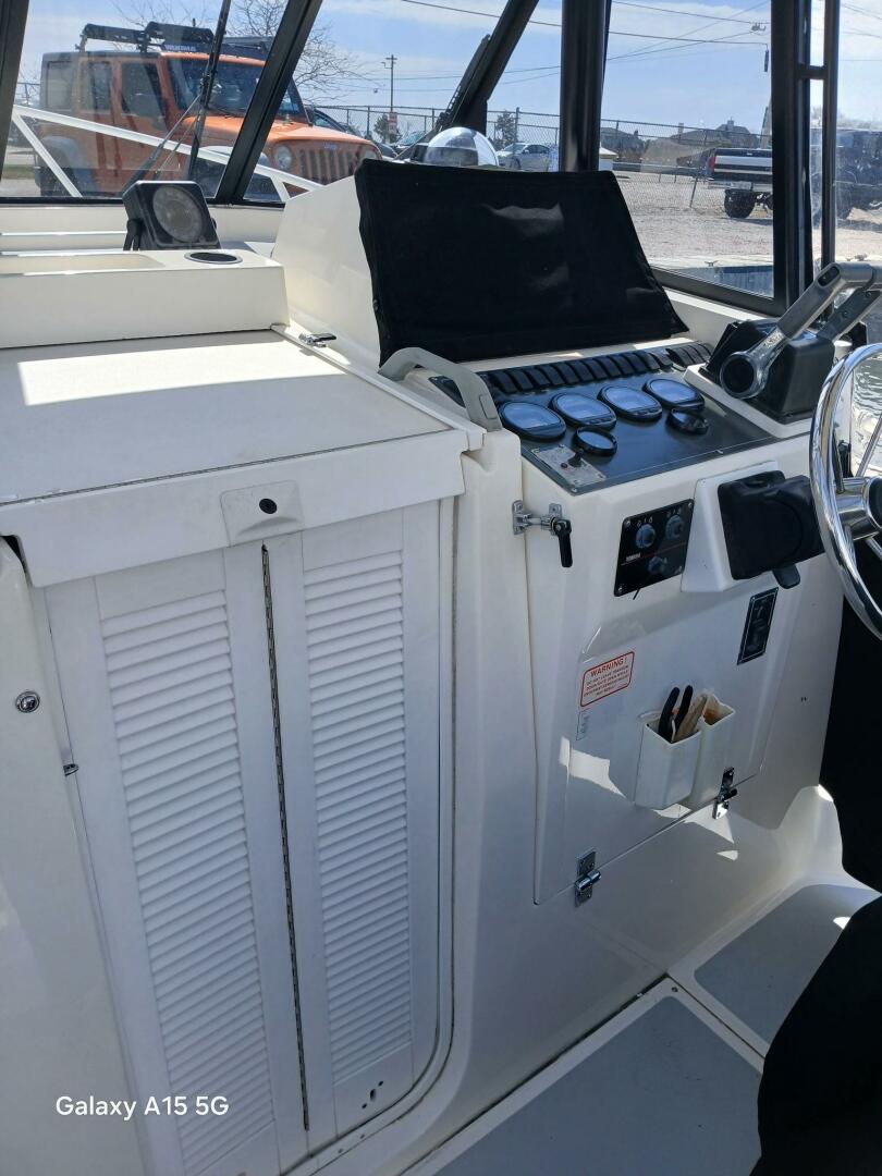 Slide: The Image of Boston Whaler Offshore 1998 - 5171678