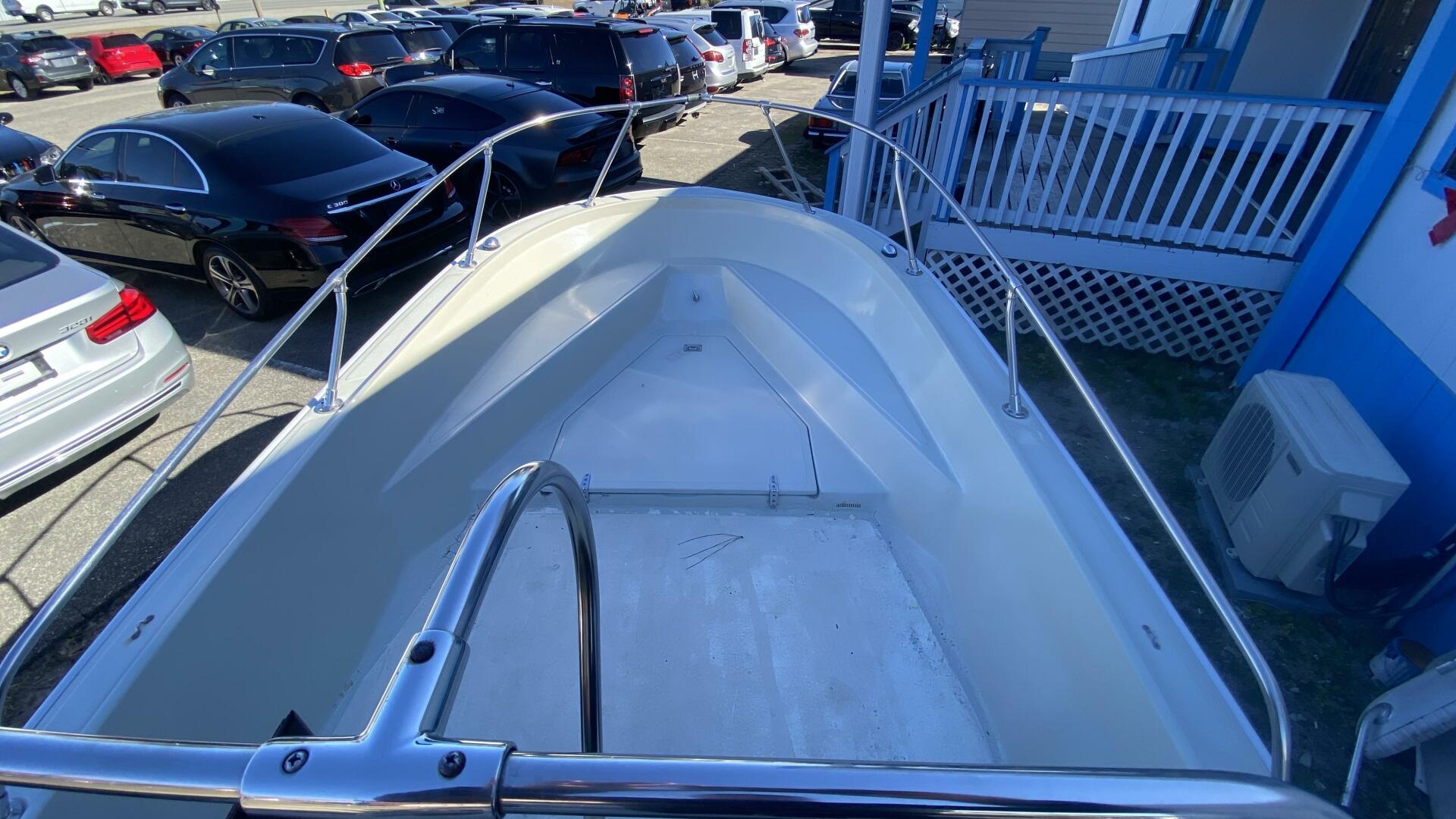 Slide: The Image of Boston Whaler Outrage 1984 - 4119446