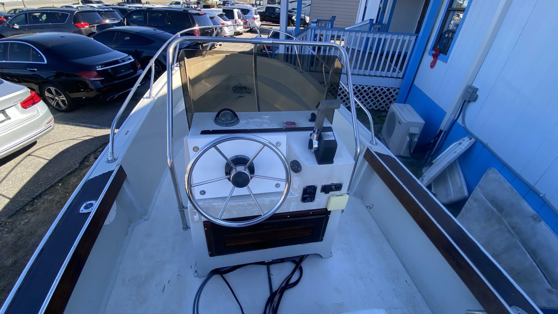 Slide: The Image of Boston Whaler Outrage 1984 - 4119448