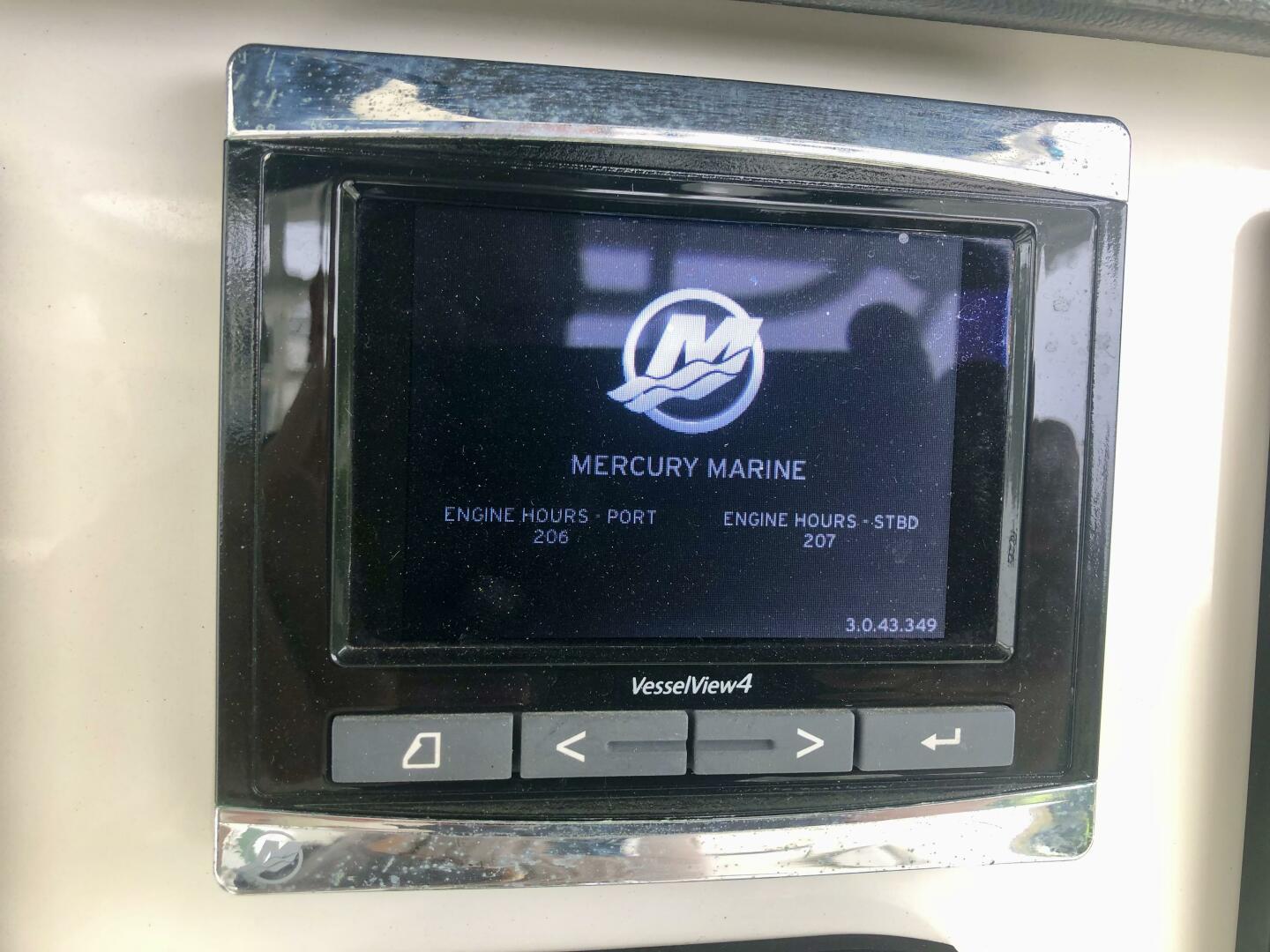 Slide: The Image of Boston Whaler Outrage 2016 - 5256938