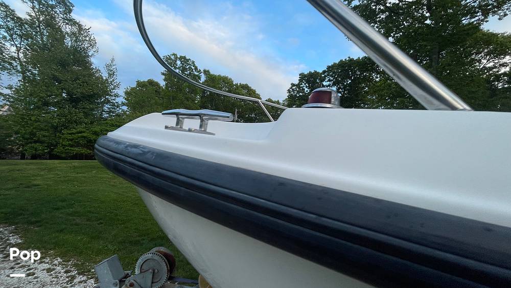 Slide: The Image of Boston Whaler Outrage 21 2001 - 14292481