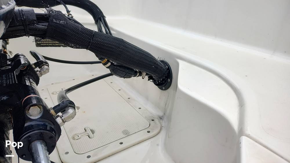 Slide: The Image of Boston Whaler Outrage 260 2001 - 15626558