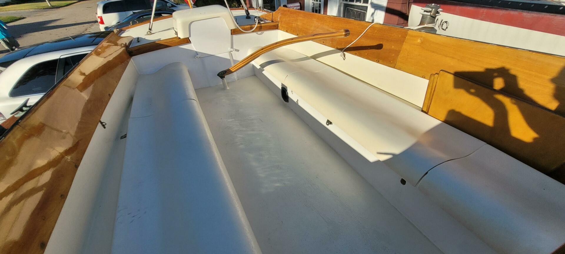 Slide: The Image of Bridges Point 24 Sloop (Daysailer Version) 1990 - 5146900