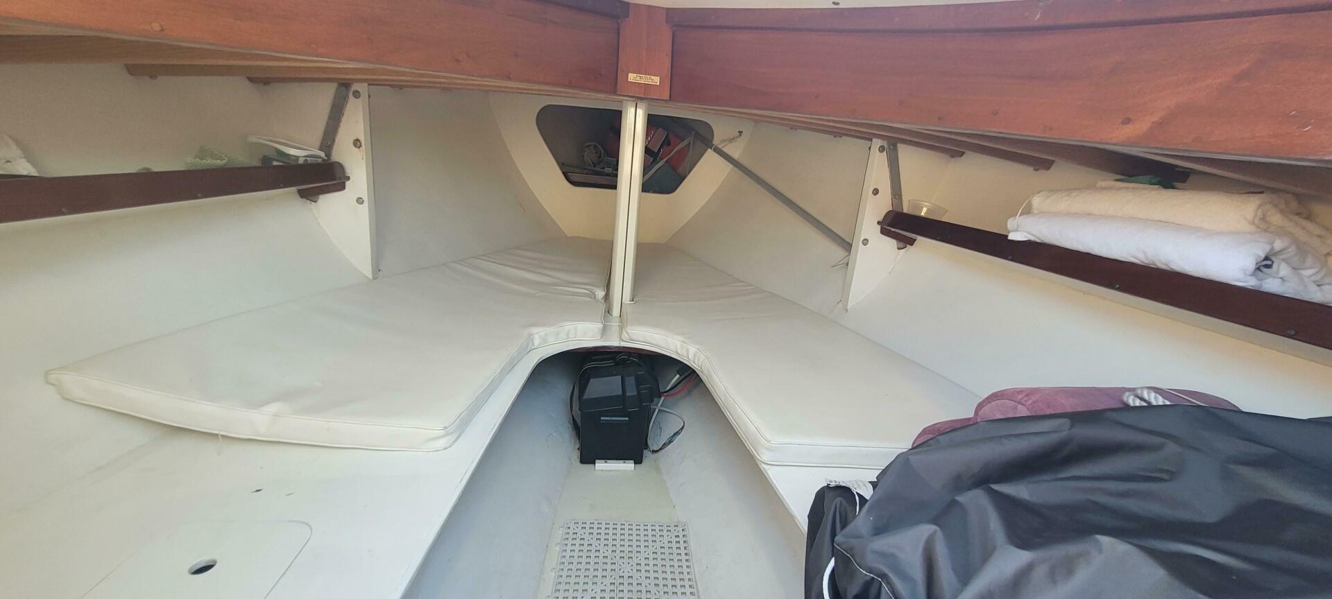 Slide: The Image of Bridges Point 24 Sloop (Daysailer Version) 1990 - 5146903