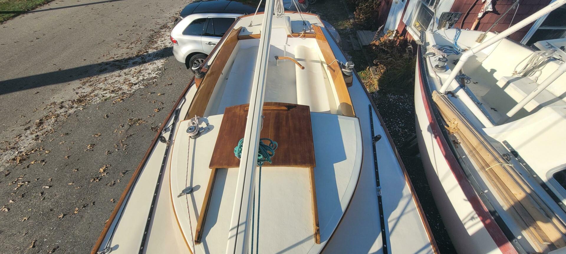 Slide: The Image of Bridges Point 24 Sloop (Daysailer Version) 1990 - 5146909