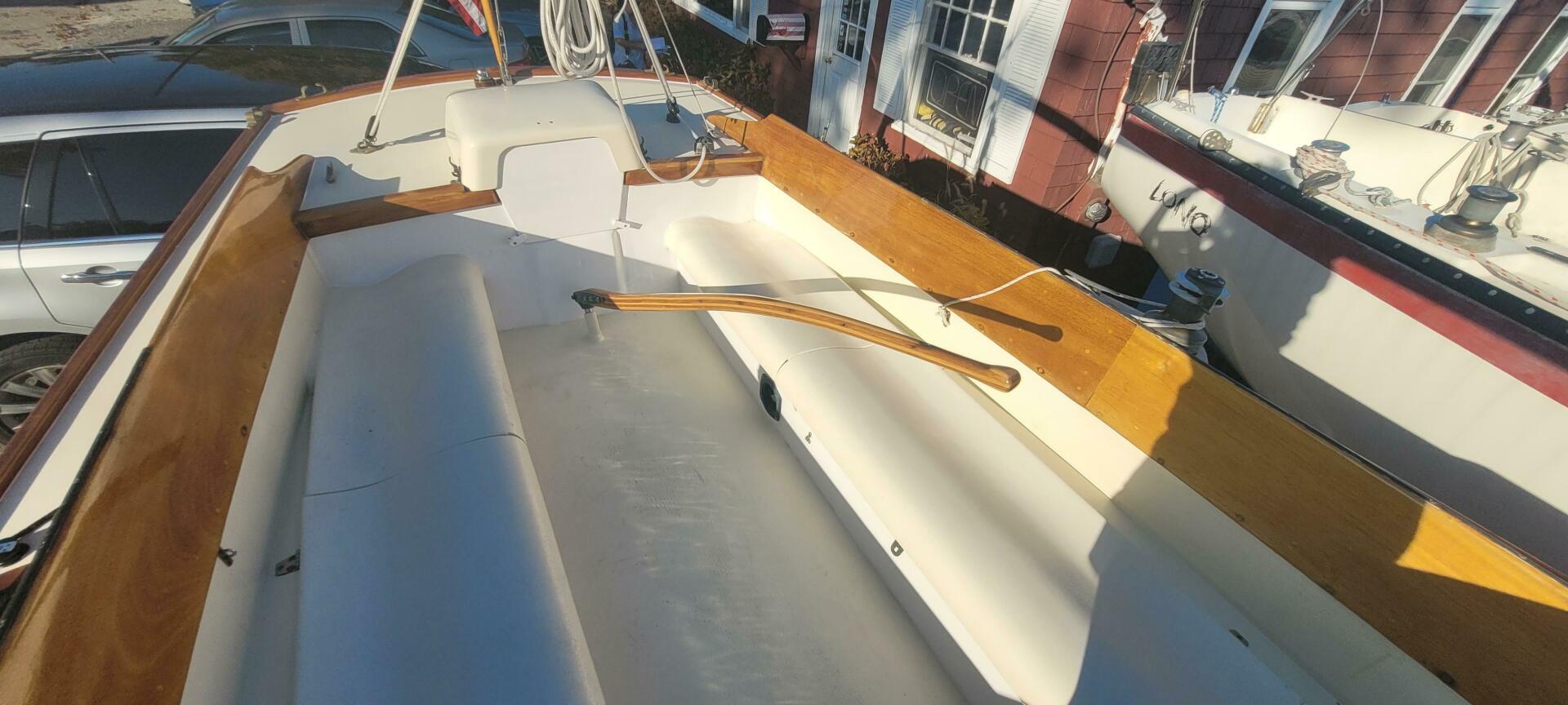 Slide: The Image of Bridges Point 24 Sloop (Daysailer Version) 1990 - 5146911