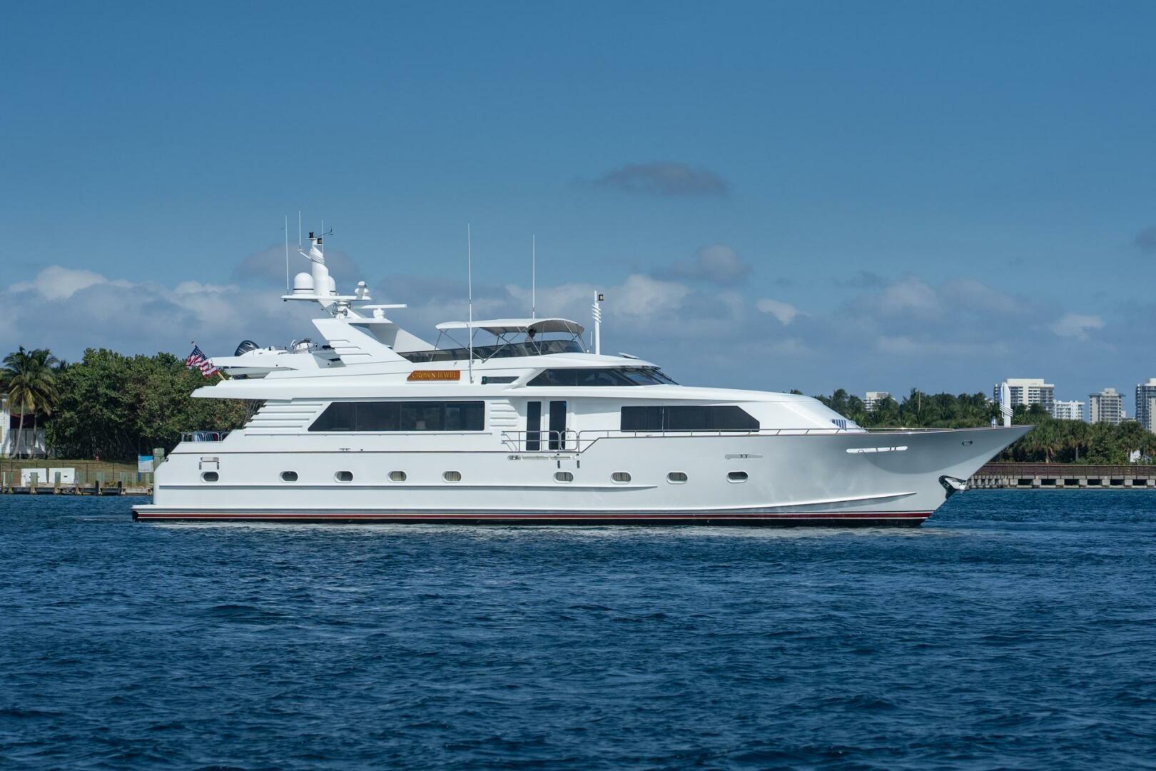 Slide: The Image of Broward 96 Crown Jewel - Profile 1996 Broward 96 Raised Pilothouse MY - Crown Jewel - 4931032