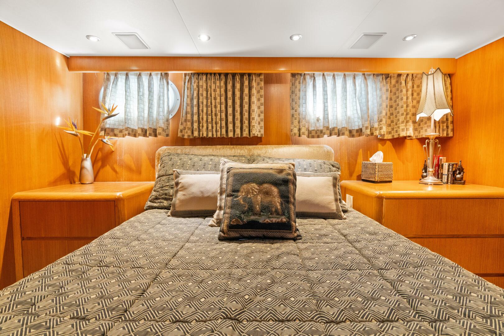 Slide: The Image of Broward 96 Crown Jewel - 1996 Broward 96 Raised Pilothouse MY - Crown Jewel - 4931438