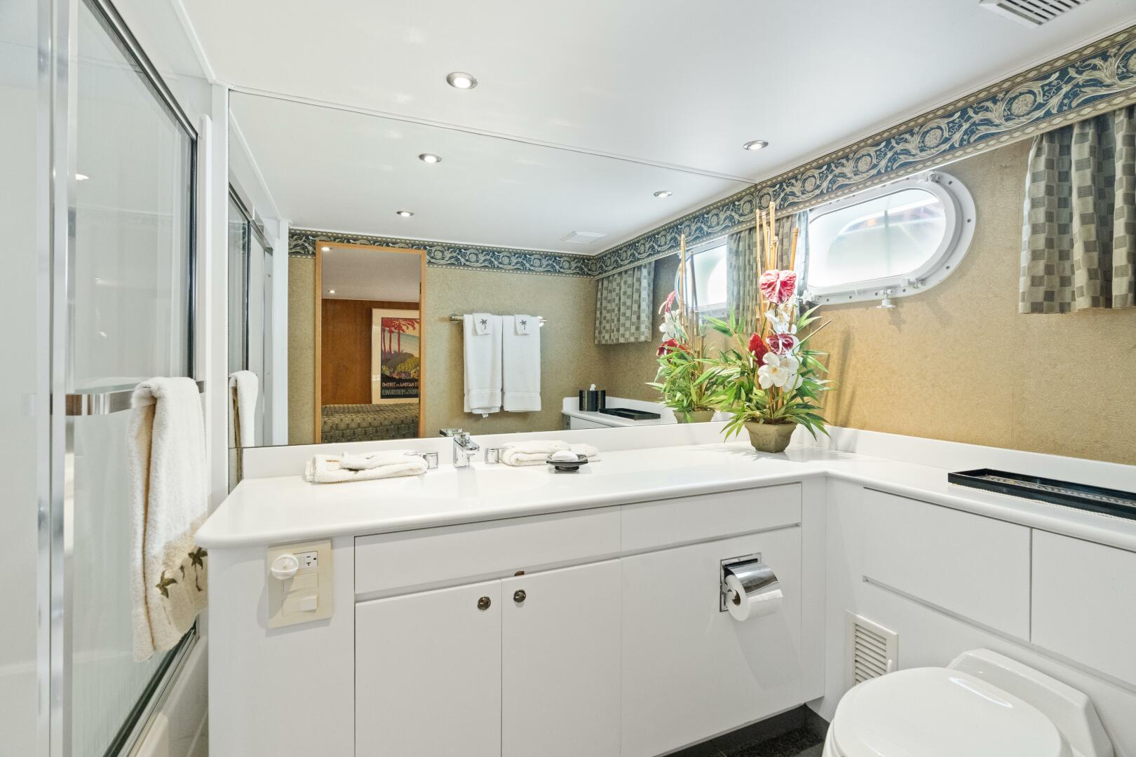 Slide: The Image of Broward 96 Crown Jewel - 1996 Broward 96 Raised Pilothouse MY - Crown Jewel - 4931439