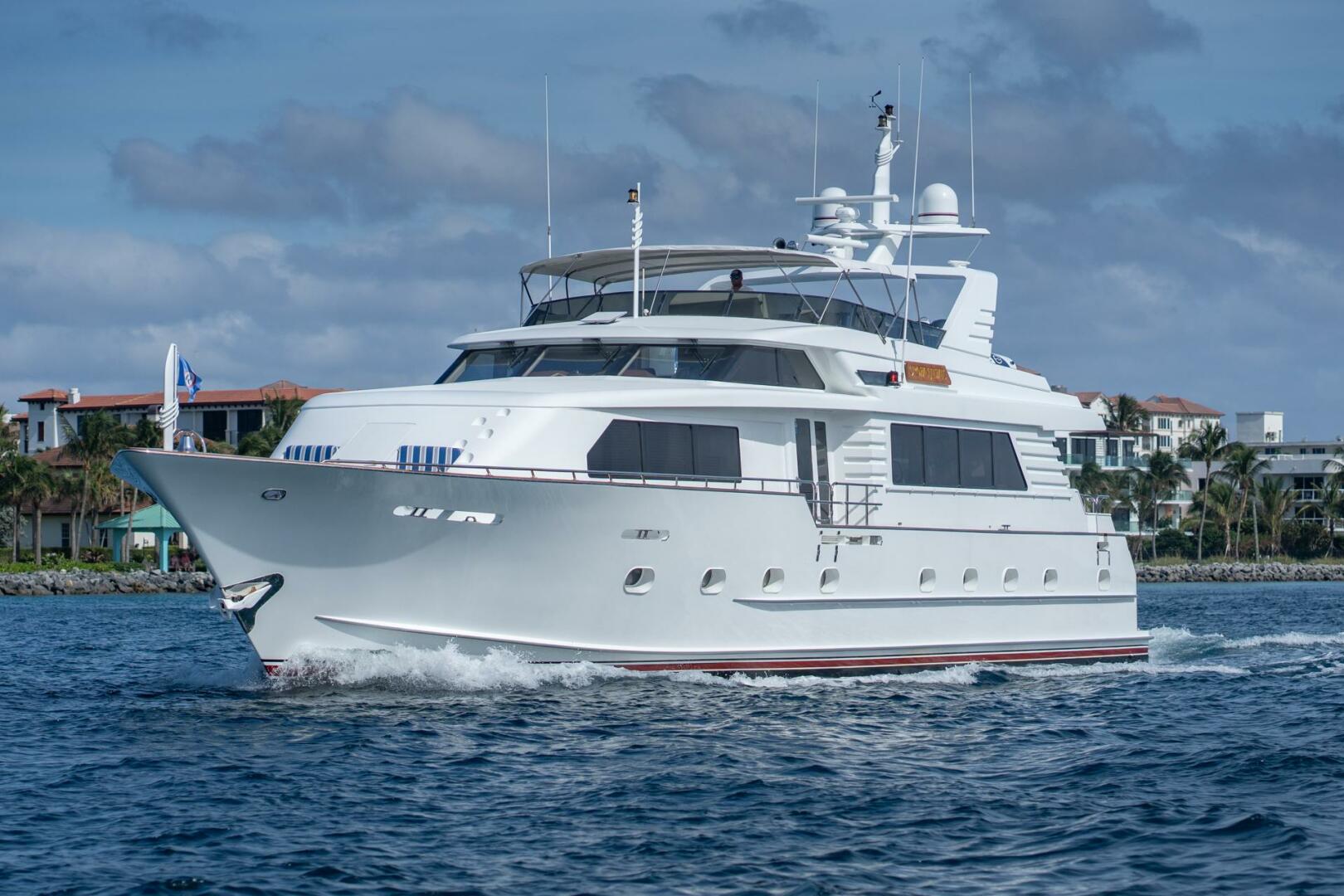 Slide: The Image of Broward 96 Crown Jewel - Profile 1996 Broward 96 Raised Pilothouse MY - Crown Jewel - 4931034