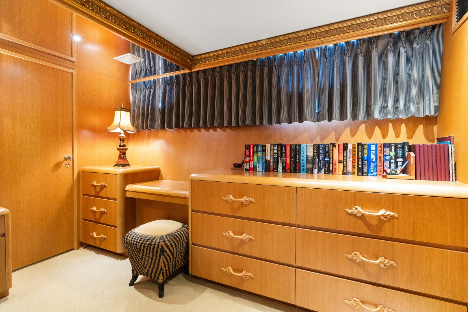 Slide: The Image of Broward 96 Crown Jewel -  1996 Broward 96 Raised Pilothouse MY - Crown Jewel - 4931433