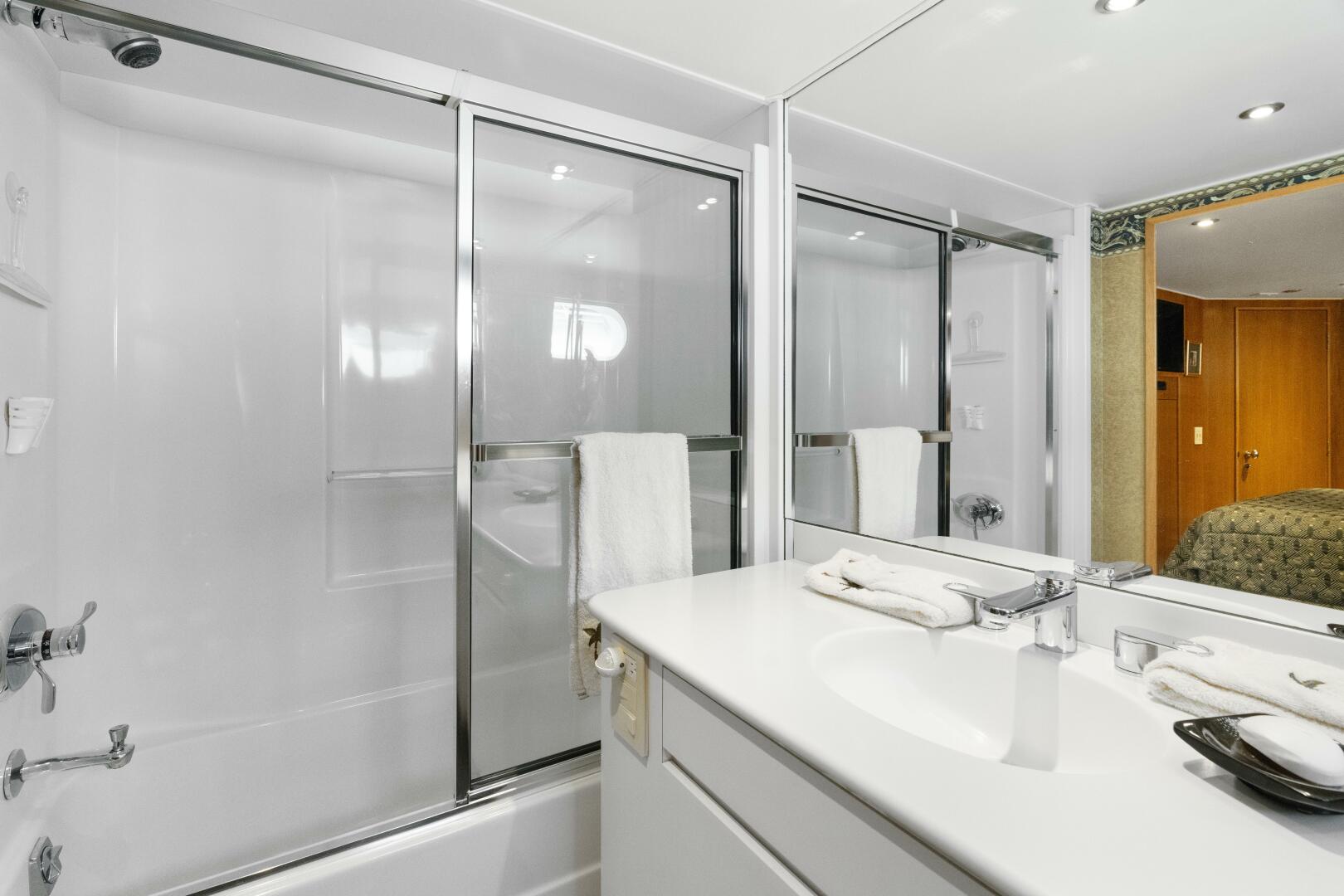 Slide: The Image of Broward 96 Crown Jewel -  1996 Broward 96 Raised Pilothouse MY - Crown Jewel - 4931440