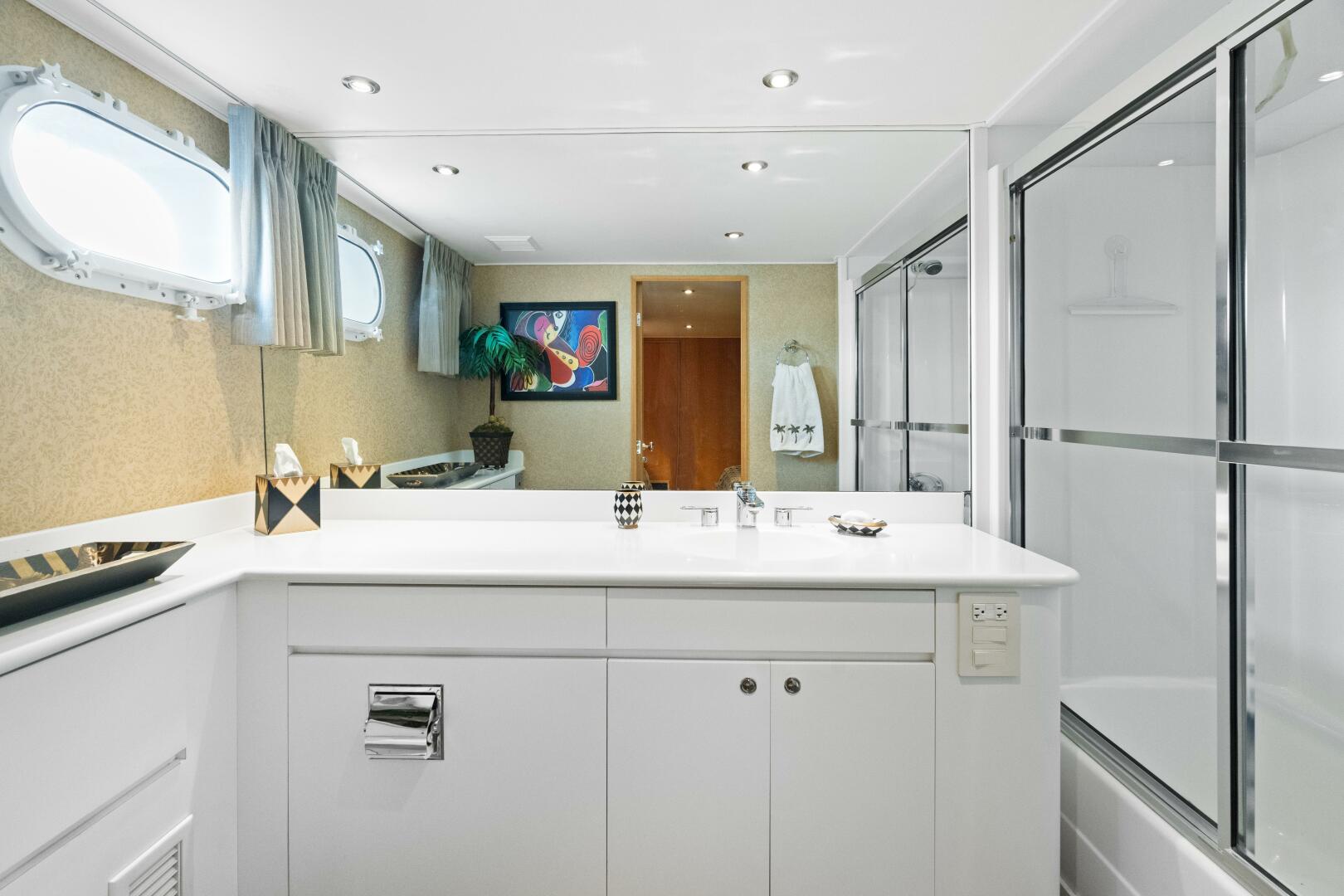 Slide: The Image of Broward 96 Crown Jewel -  1996 Broward 96 Raised Pilothouse MY - Crown Jewel - 4931443