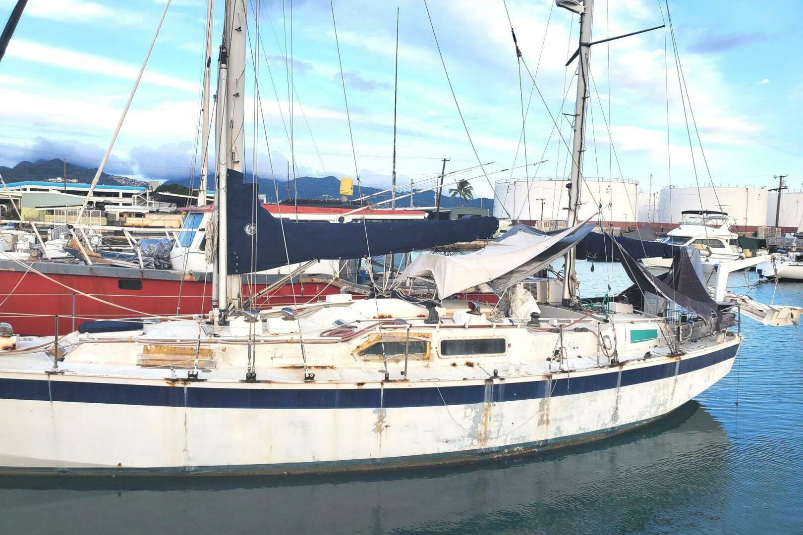 Slide: The Image of Bruce Roberts Staysail Ketch 1982 - 5011197