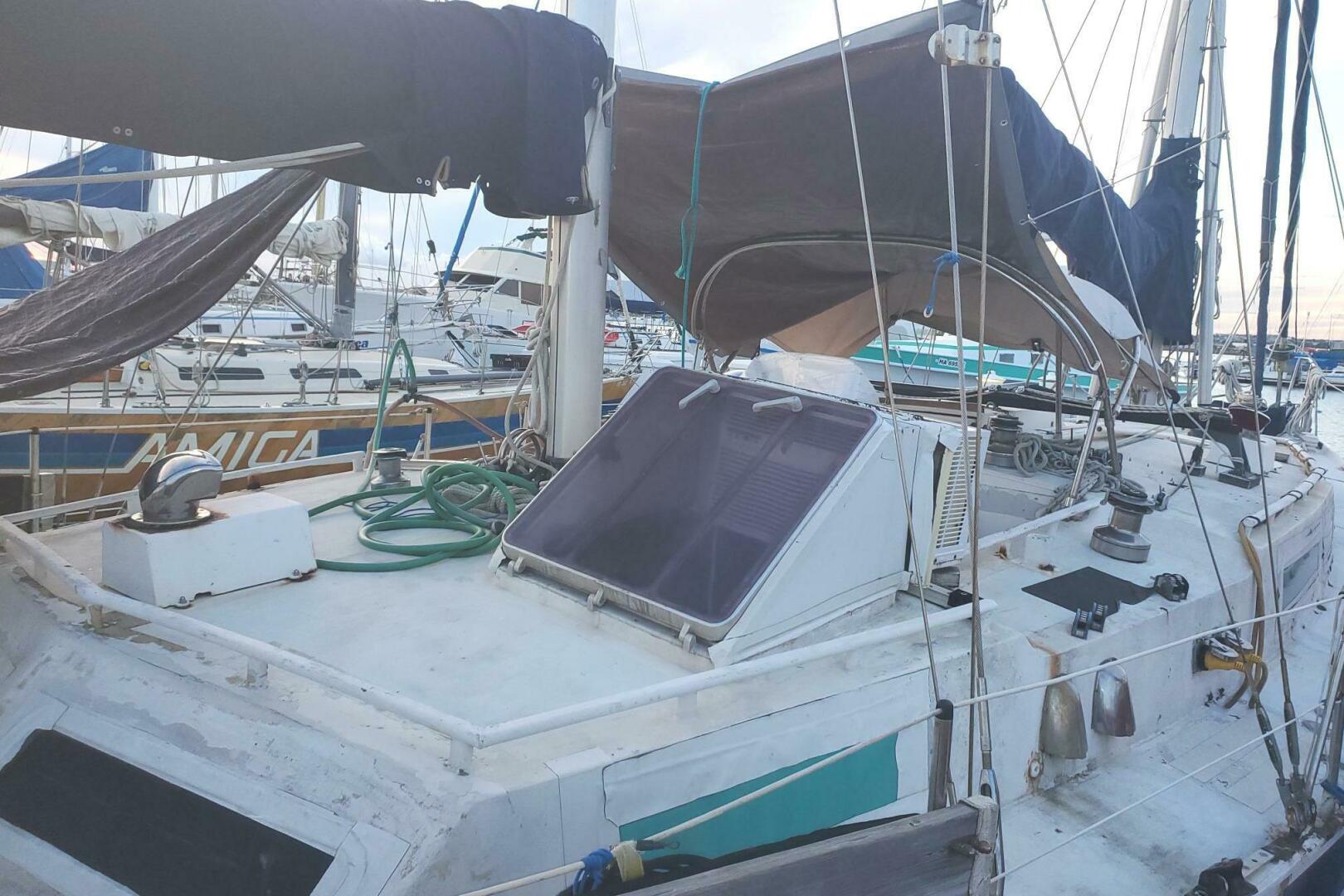 Slide: The Image of Bruce Roberts Staysail Ketch 1982 - 5011200