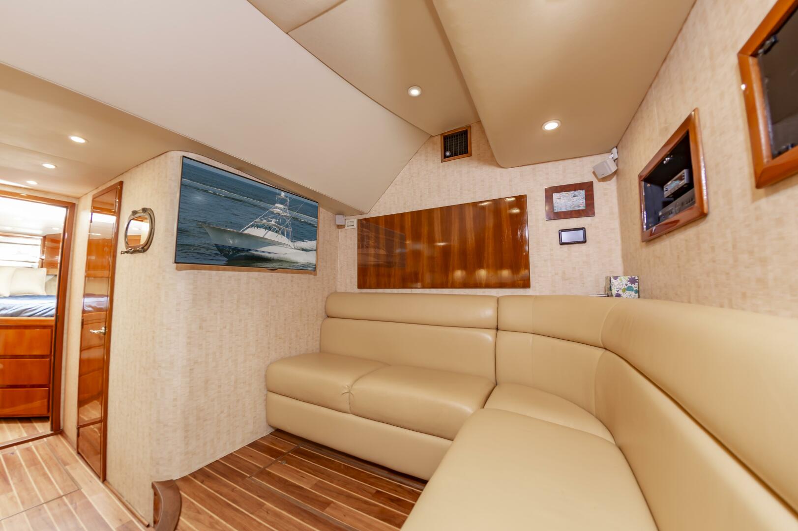 Slide: The Image of Buddy Davis 48 Express 2004 - 5263329