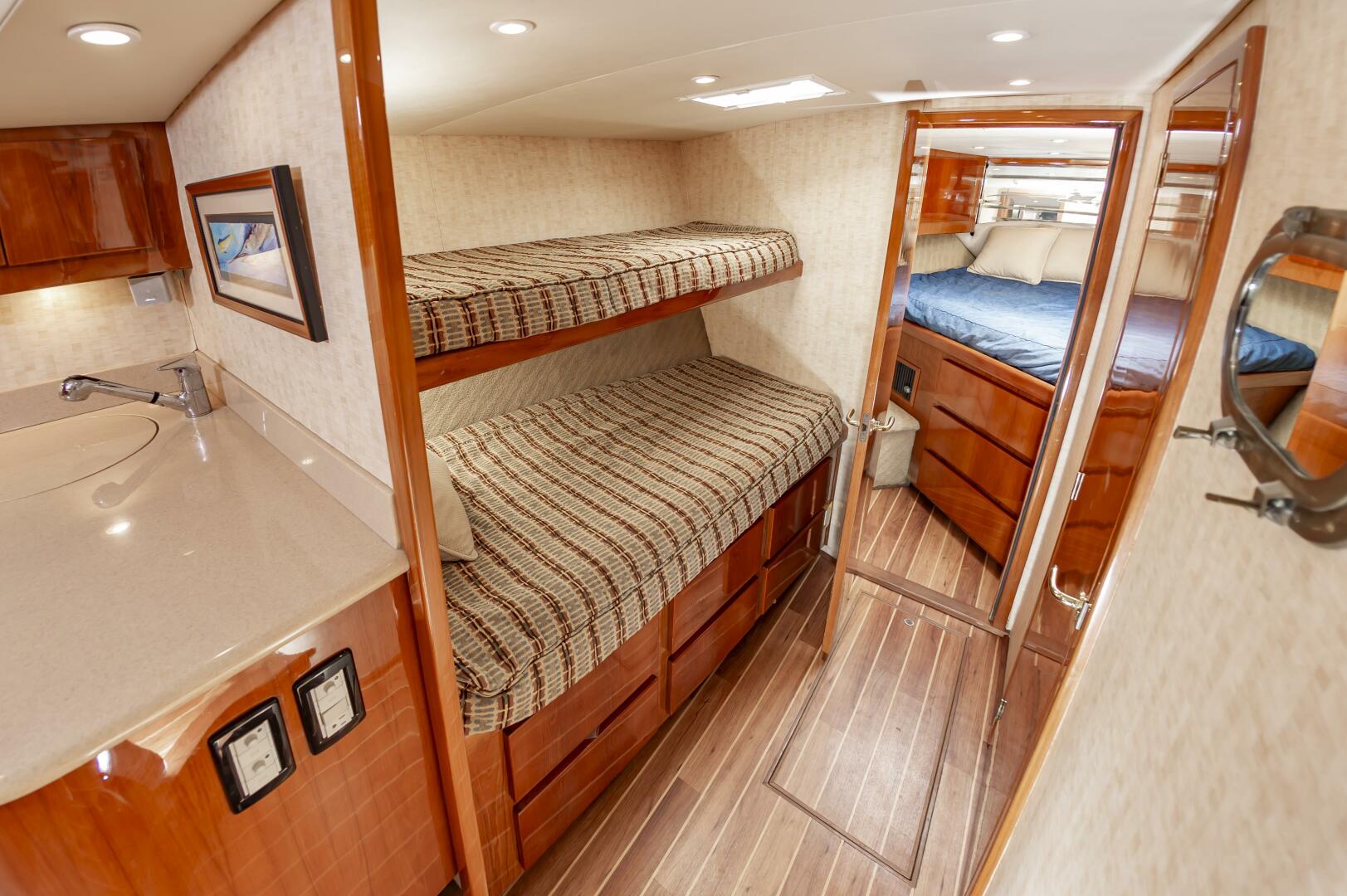 Slide: The Image of Buddy Davis 48 Express 2004 - 5263334