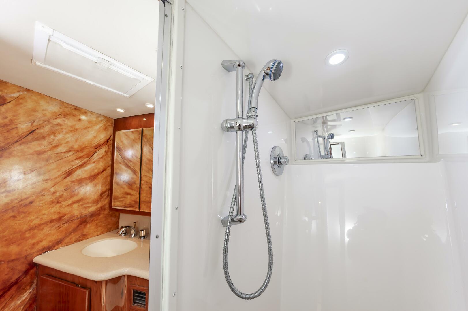 Slide: The Image of Buddy Davis 48 Express 2004 - 5263341