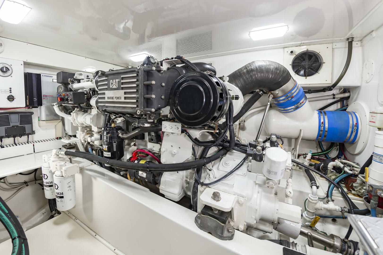 Slide: The Image of Buddy Davis 48 Express 2004 - 5263344