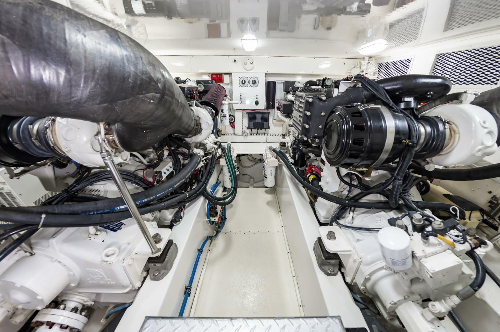 Slide: The Image of Buddy Davis 48 Express 2004 - 5263358