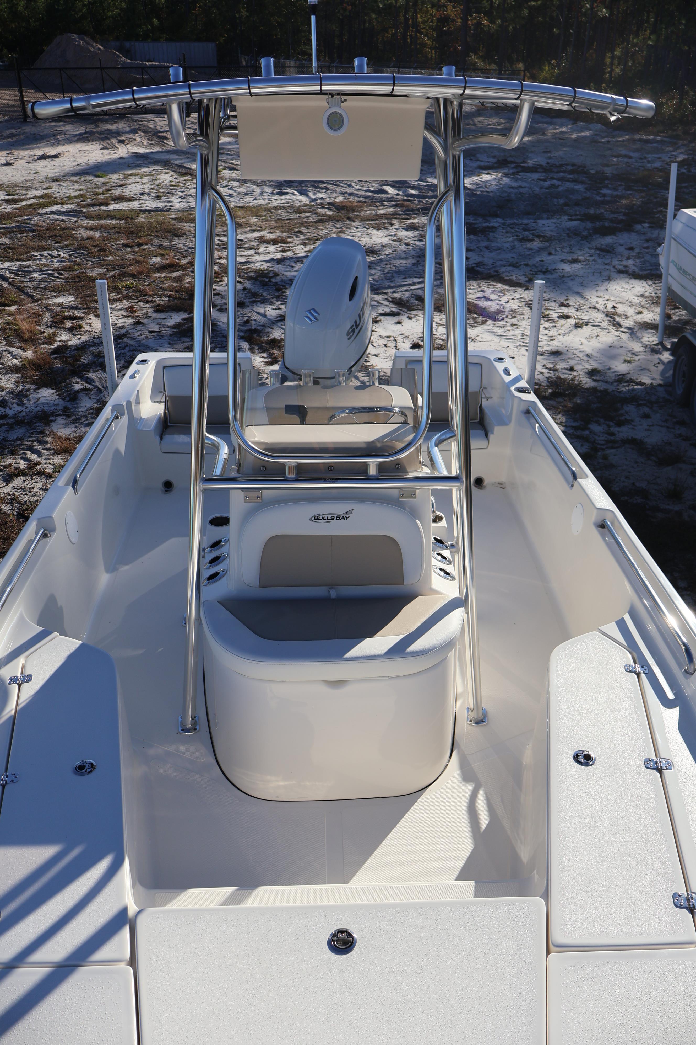 Slide: The Image of Bulls Bay 2200XS BULLS BAY 2025 - 6