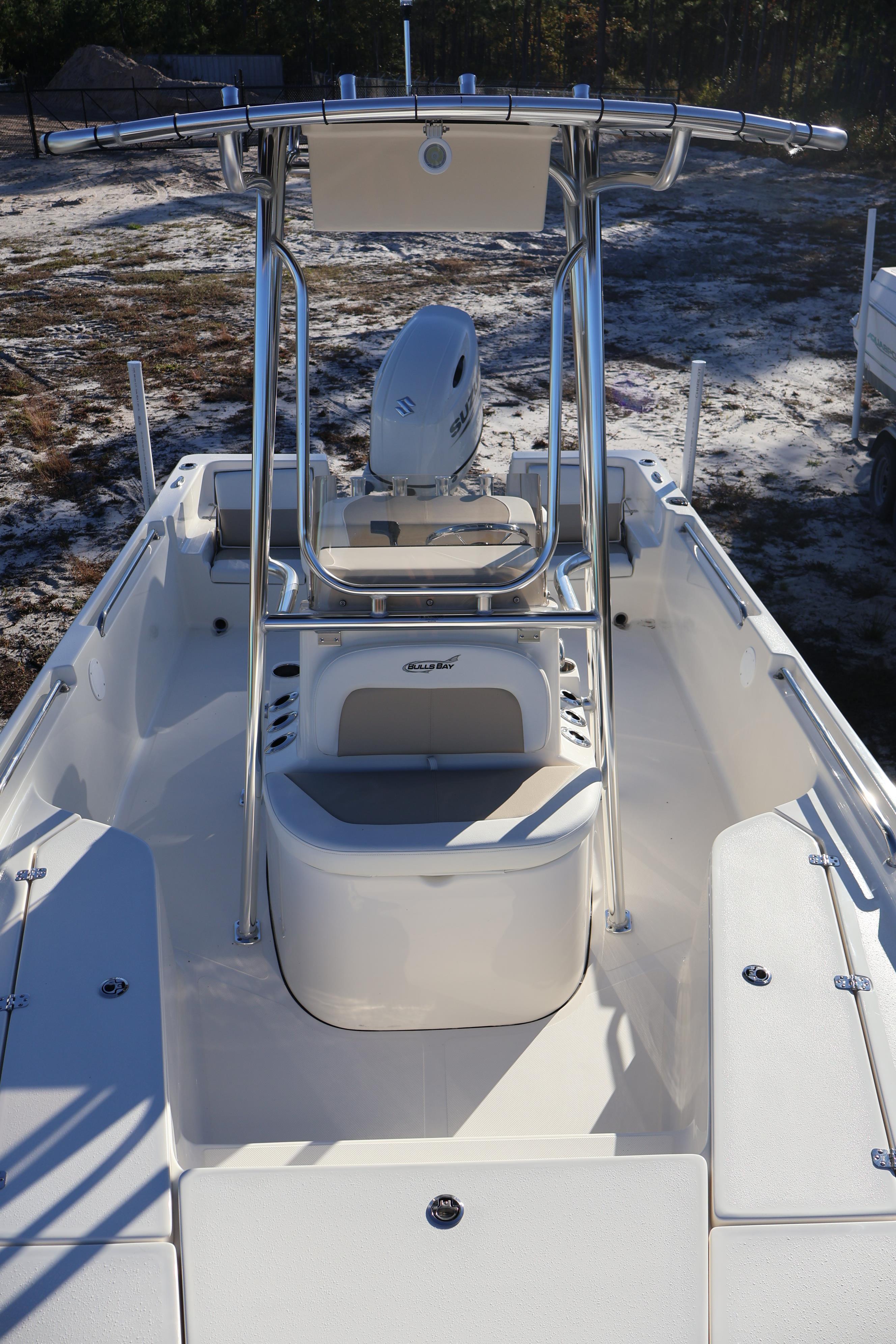 Slide: The Image of Bulls Bay 2200XS BULLS BAY 2025 - 7