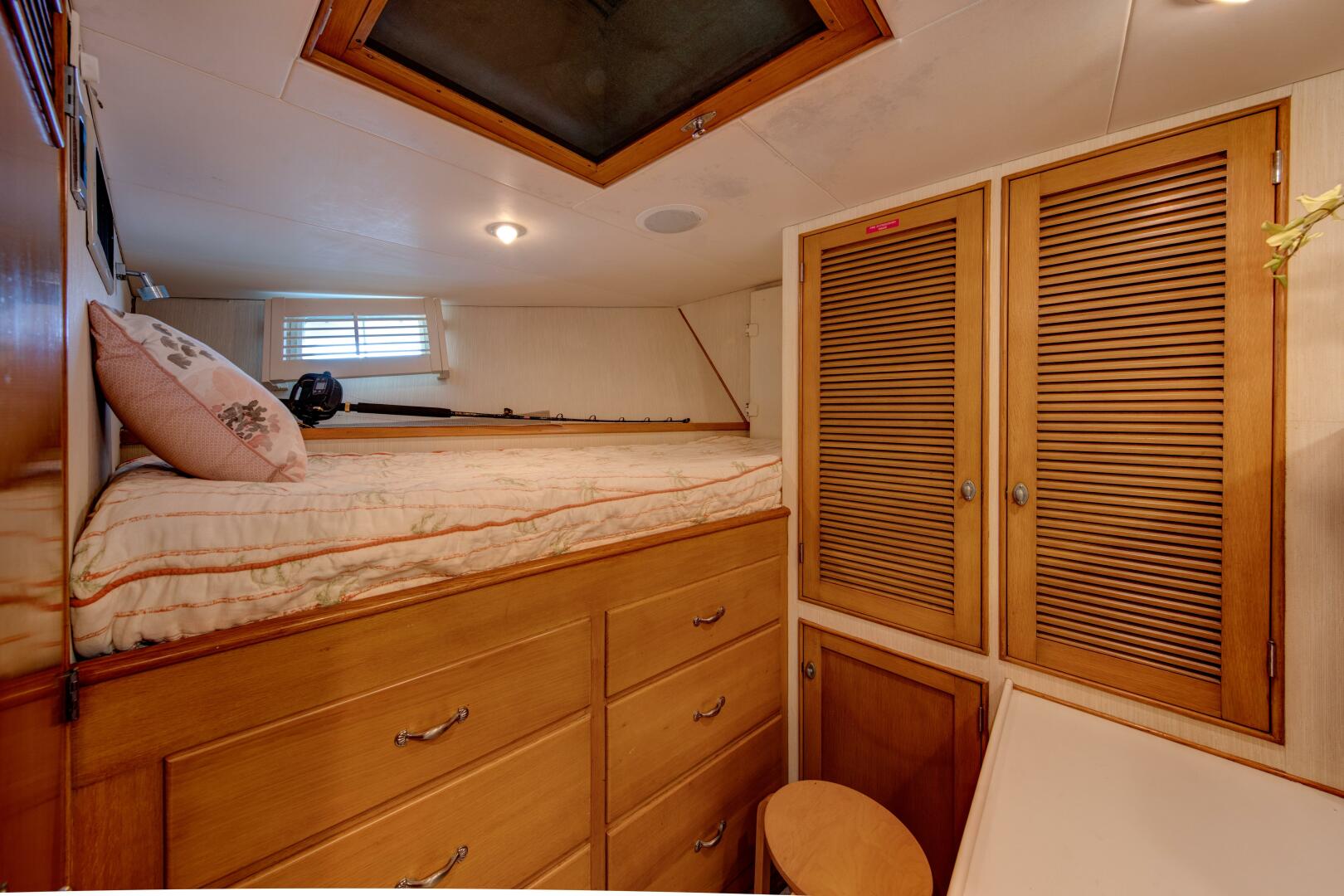 Slide: The Image of Captain's Cabin - 4057261
