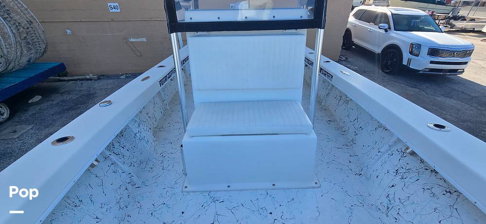 Slide: The Image of C-Hawk 235 2021 - 15368152