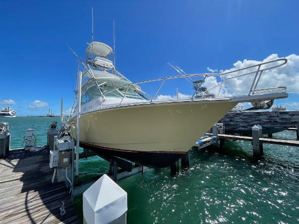 Slide: The Image of Cabo 35 Kelly Daze- Bow - 1