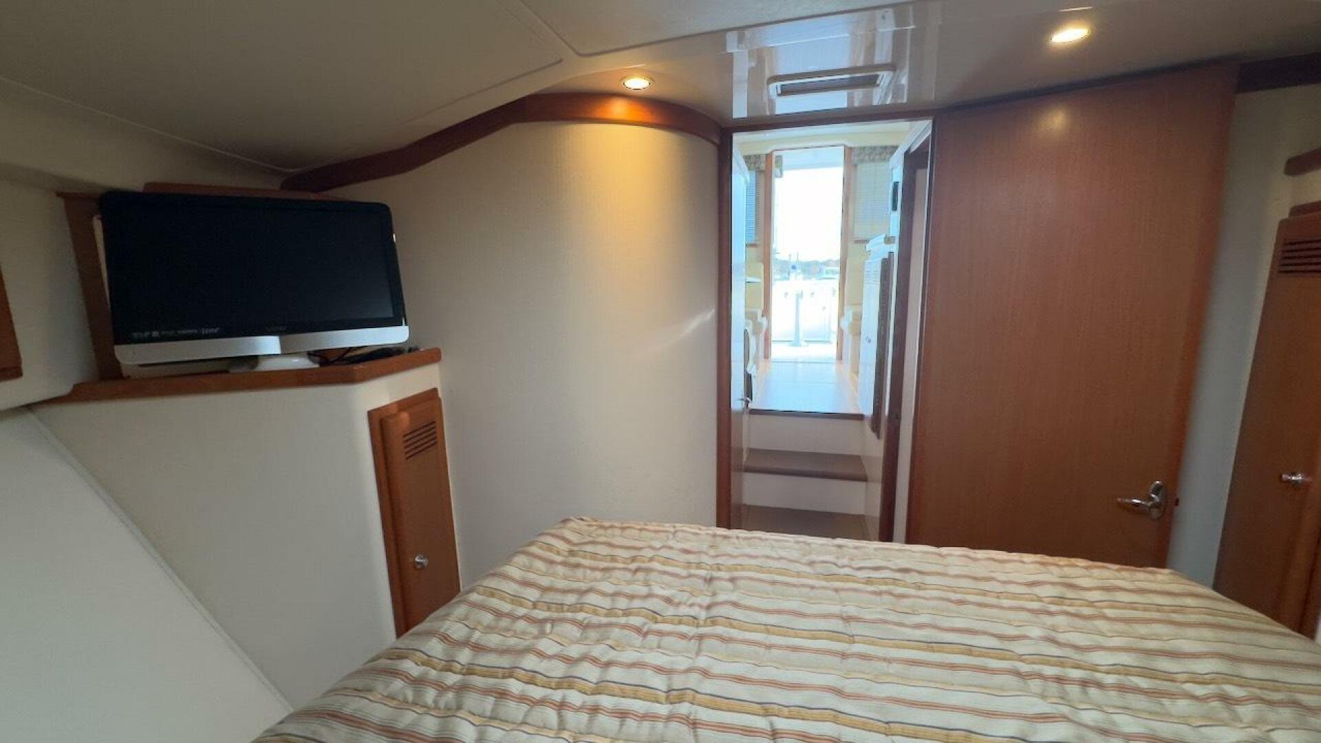 Slide: The Image of Cabo 35 Flybridge Sportfisher 2003 - 5214411