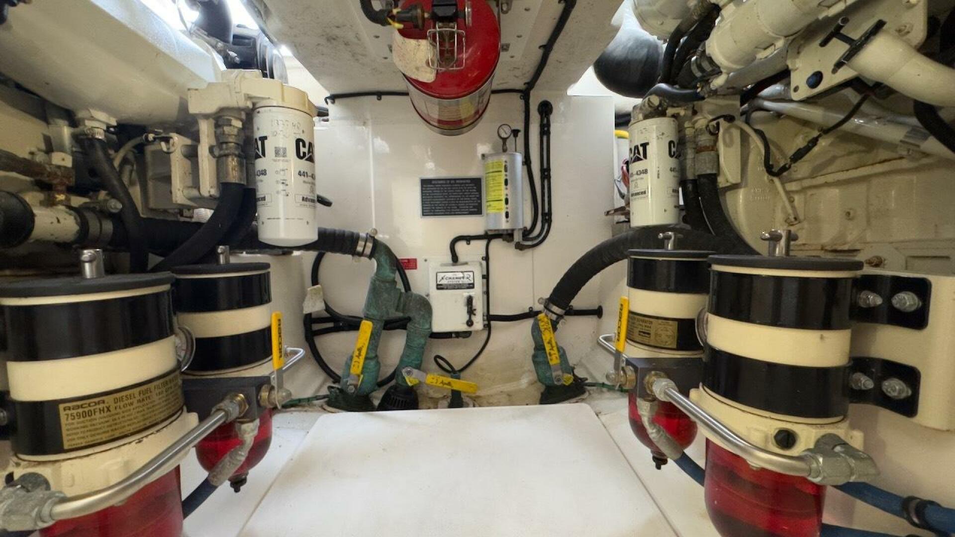 Slide: The Image of Cabo 35 Flybridge Sportfisher 2003 - 5214415
