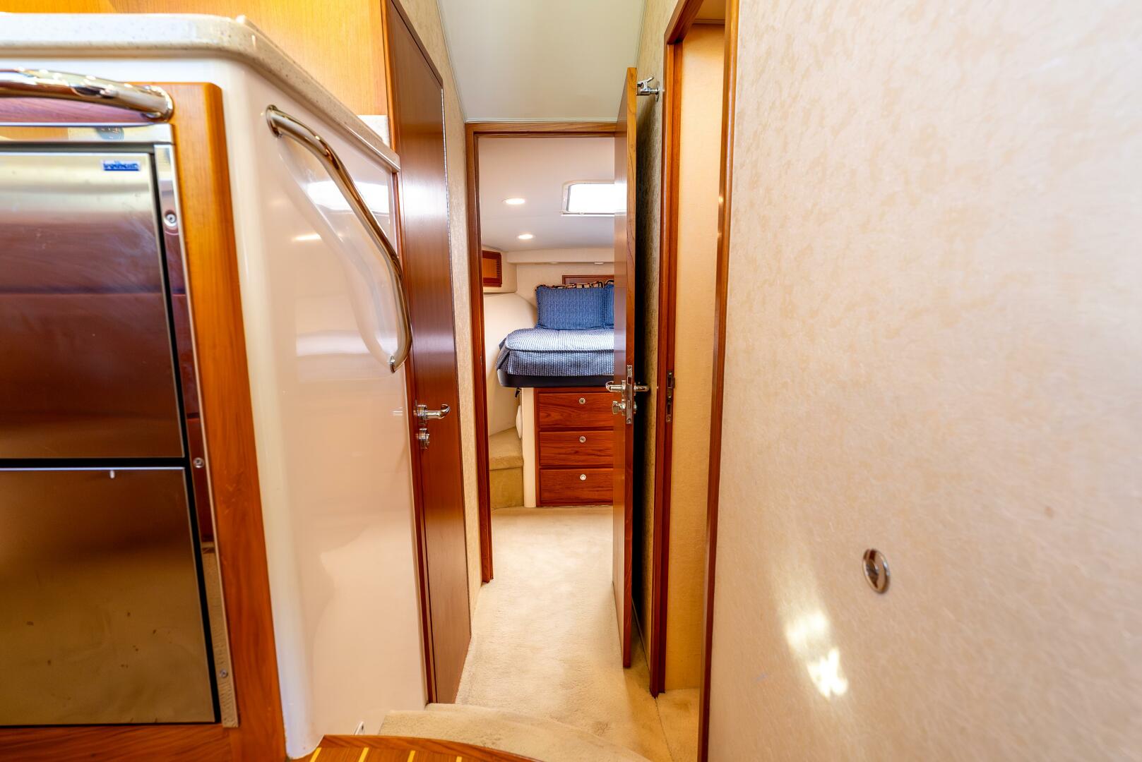 Slide: The Image of 2005 Cabo 40 Flybridge - MUSTANG - 4952835