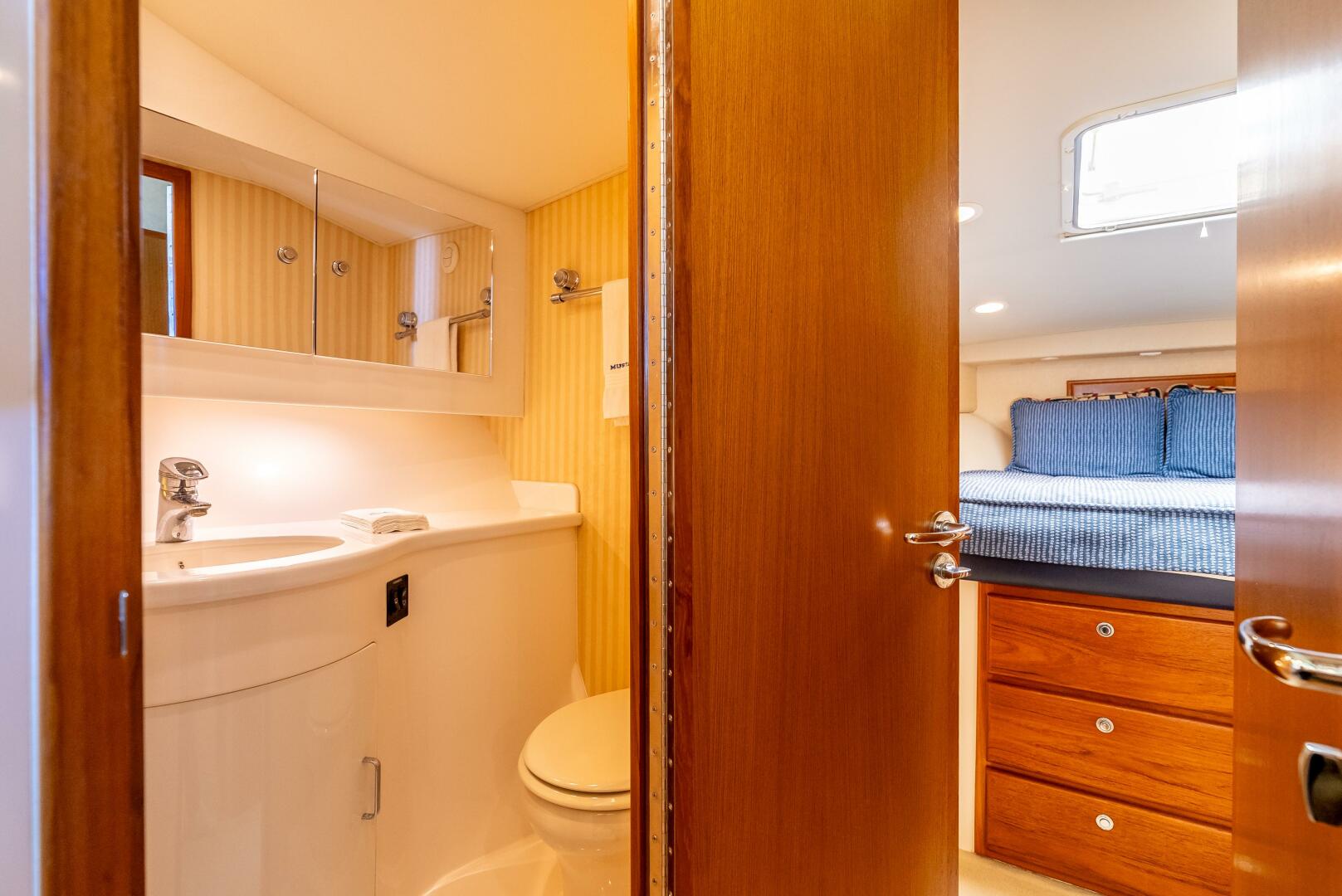 Slide: The Image of 2005 Cabo 40 Flybridge - MUSTANG - 4952615