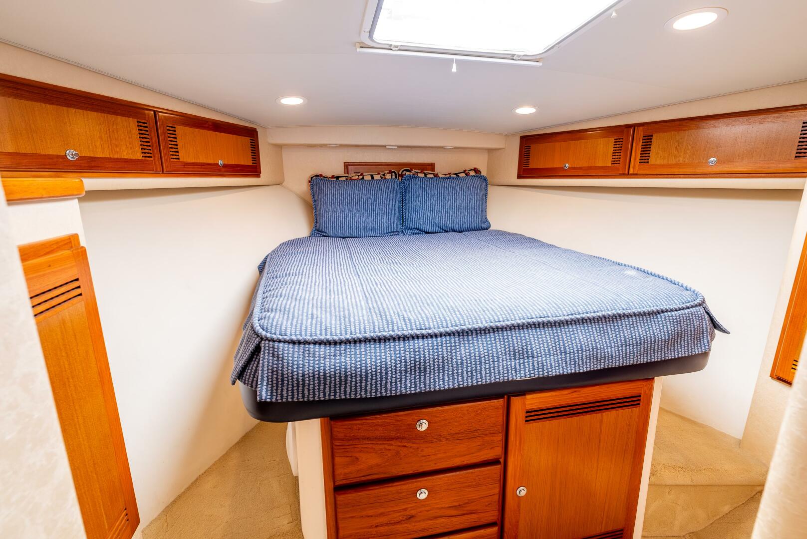 Slide: The Image of 2005 Cabo 40 Flybridge - MUSTANG - 4952836