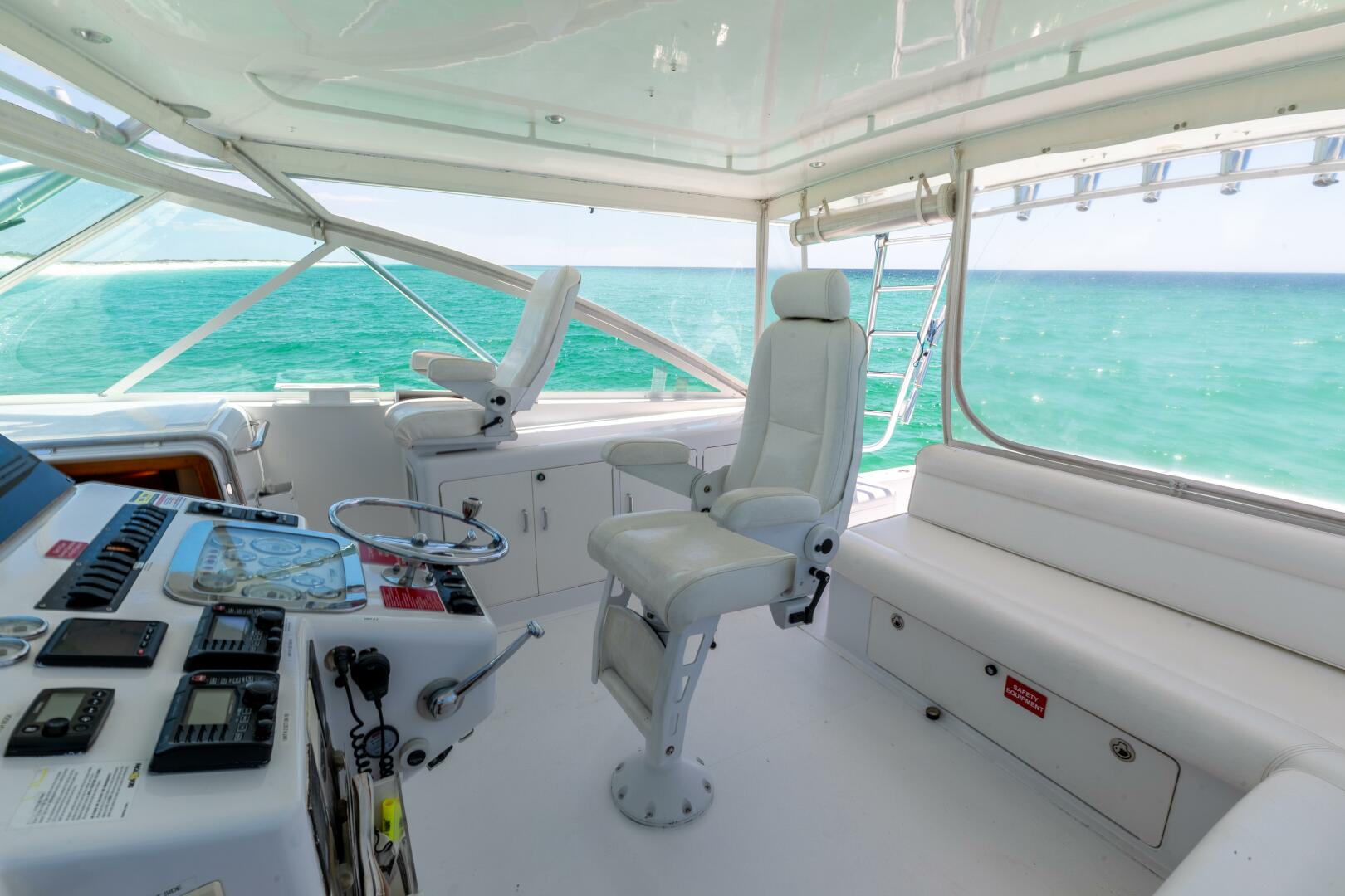 Slide: The Image of 2000 Cabo 45 Express TAIL WALKER-Helm - 4350878