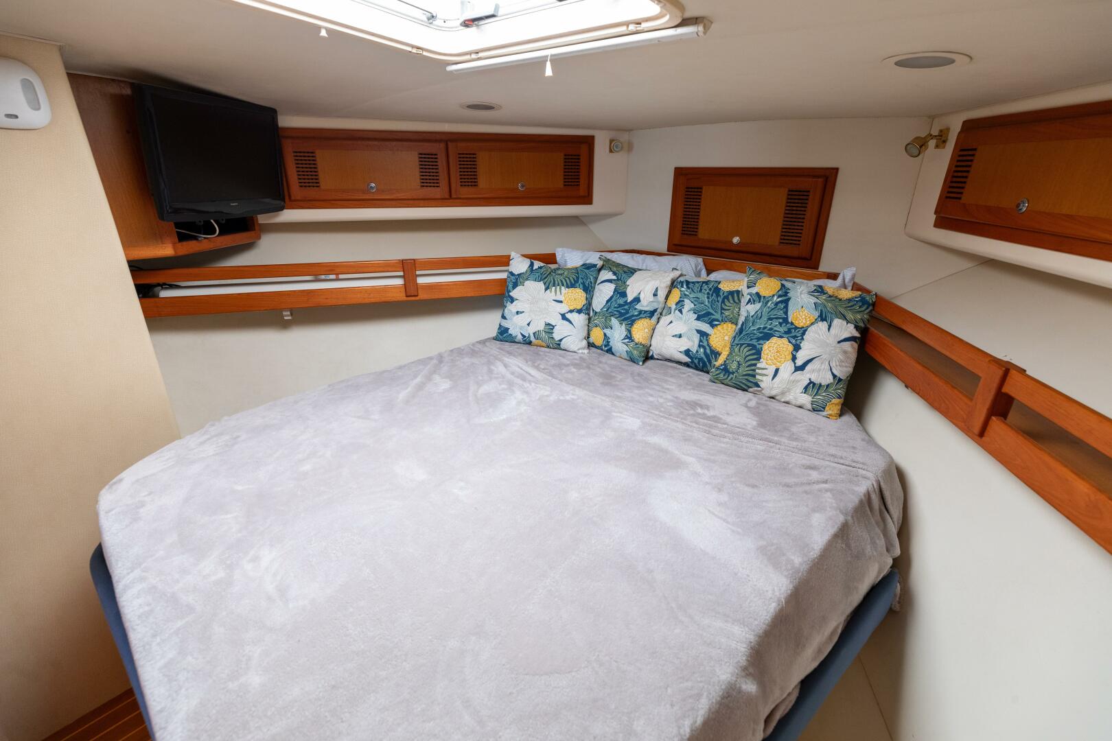 Slide: The Image of 2000 Cabo 45 Express TAIL WALKER-Master Stateroom 2 - 4350888