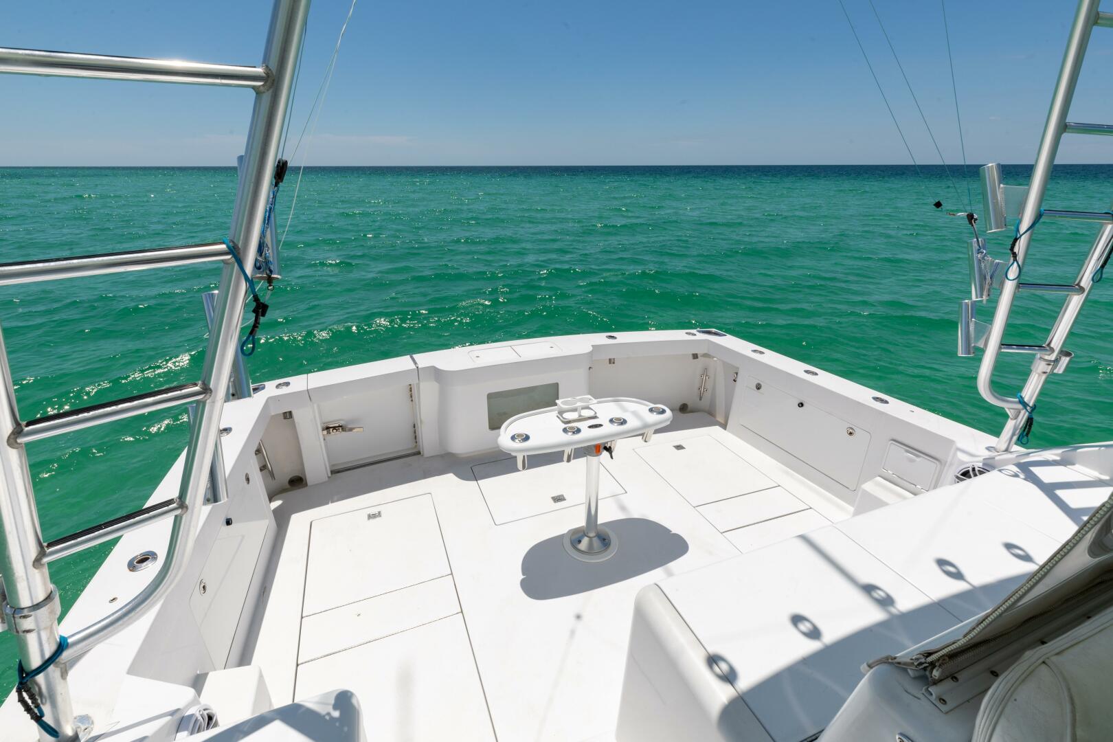 Slide: The Image of 2000 Cabo 45 Express TAIL WALKER-Cockpit - 4350900