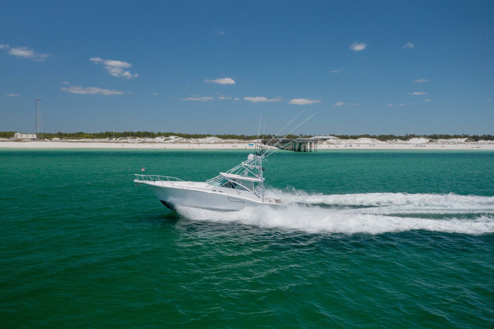 Slide: The Image of 2000 Cabo 45 Express TAIL WALKER-Port Running - 4350934