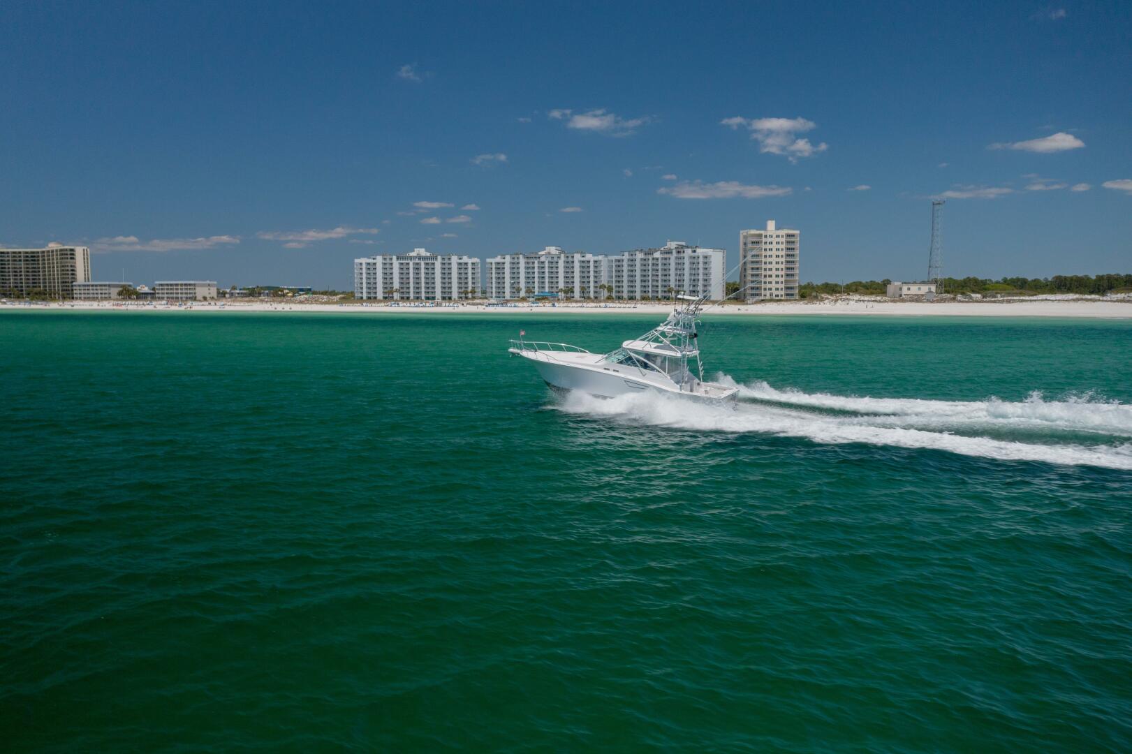 Slide: The Image of 2000 Cabo 45 Express TAIL WALKER-Port Running 3 - 4350937