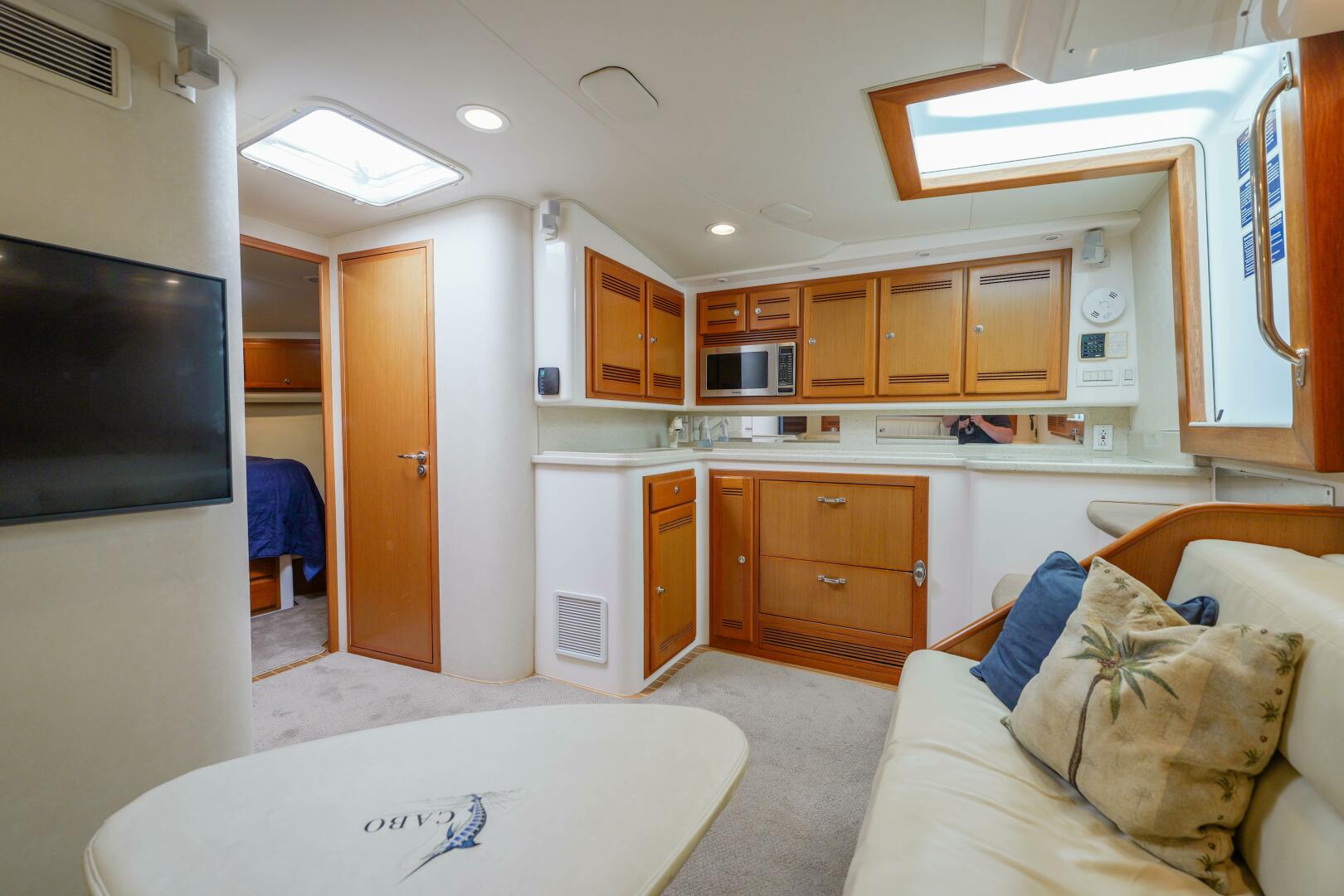 Slide: The Image of 2005 Cabo 45 Express Stovepipe - 5191951