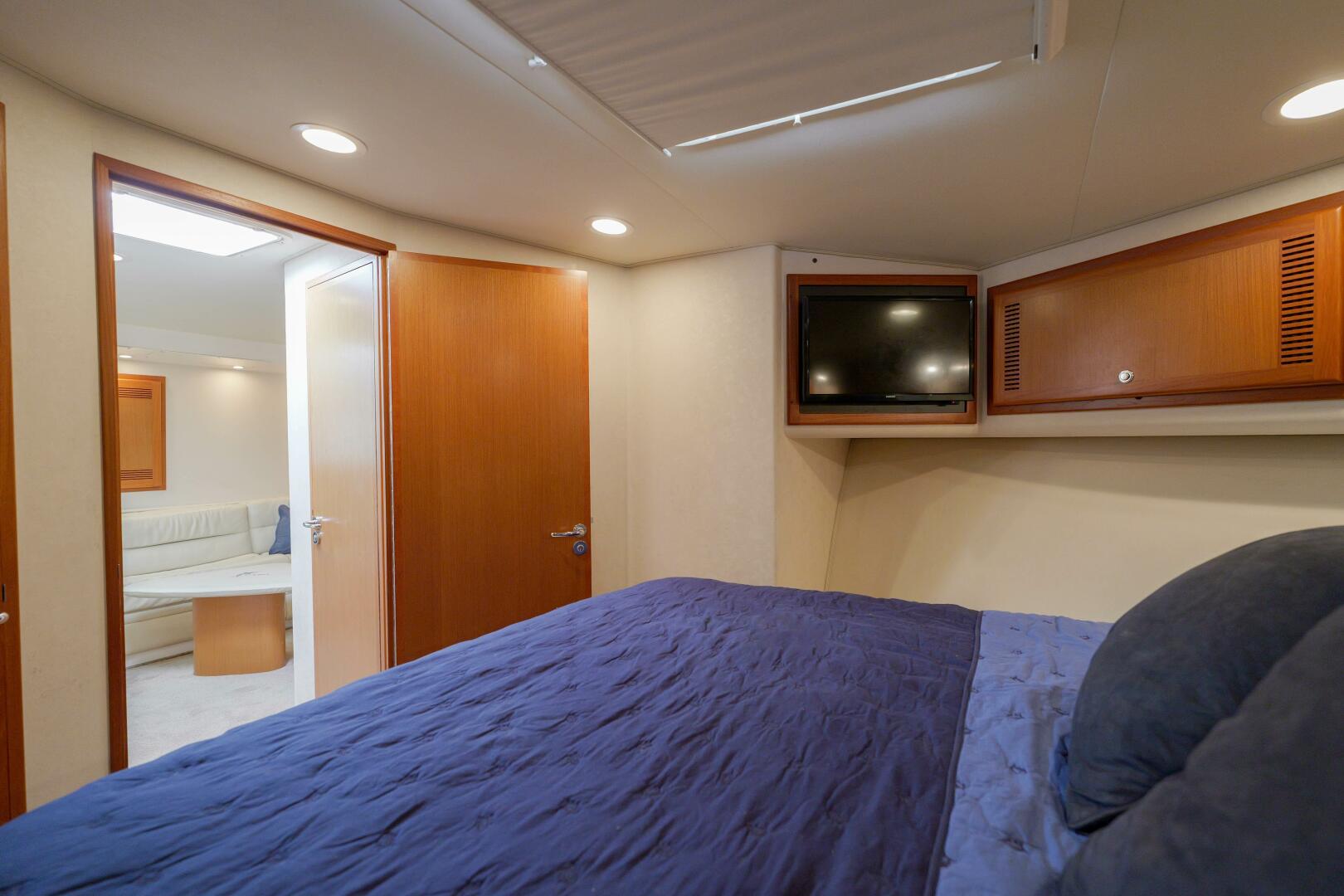 Slide: The Image of 2005 Cabo 45 Express Stovepipe - 5191956