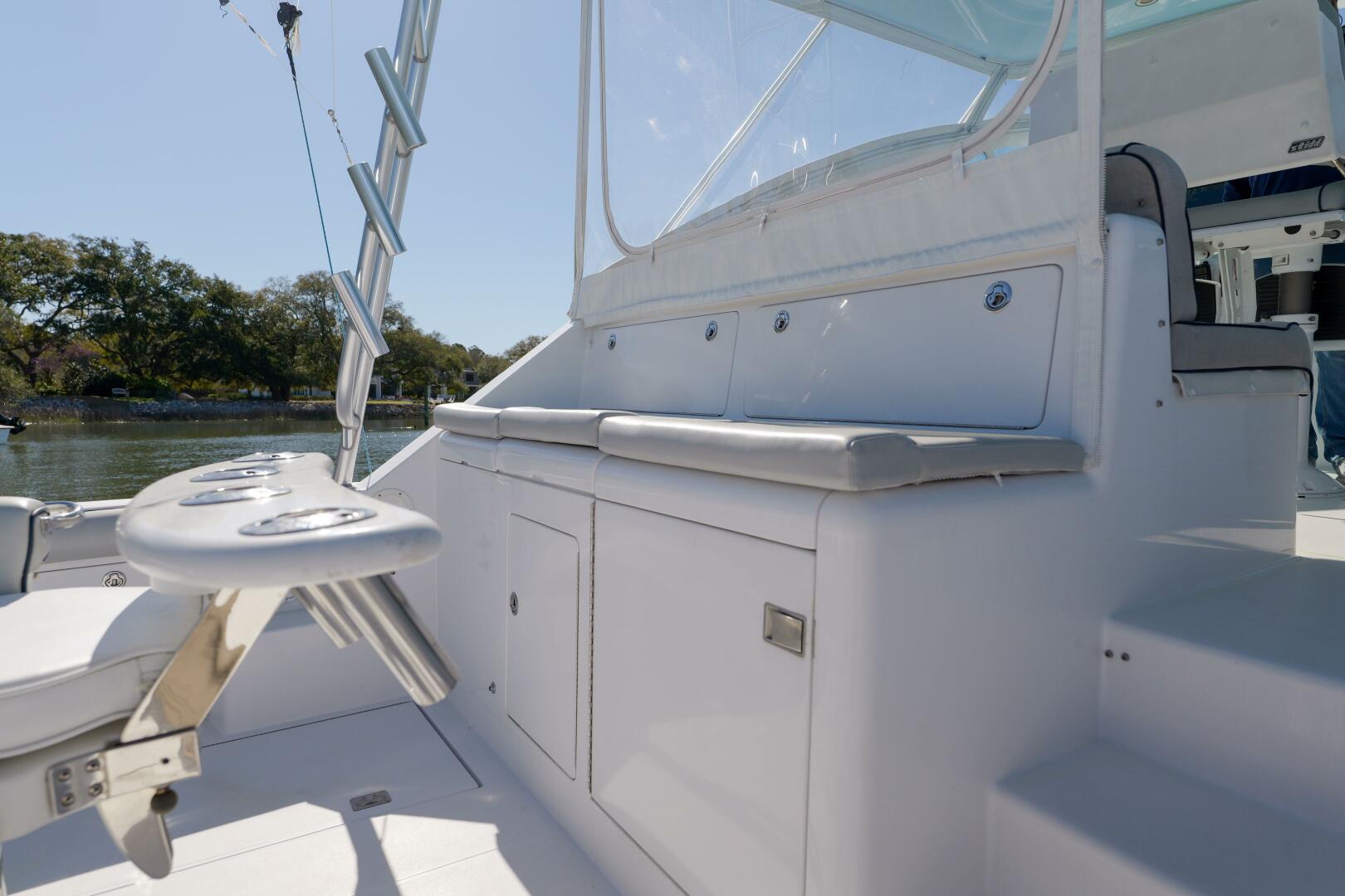 Slide: The Image of 2005 Cabo 45 Express Stovepipe - 5192345