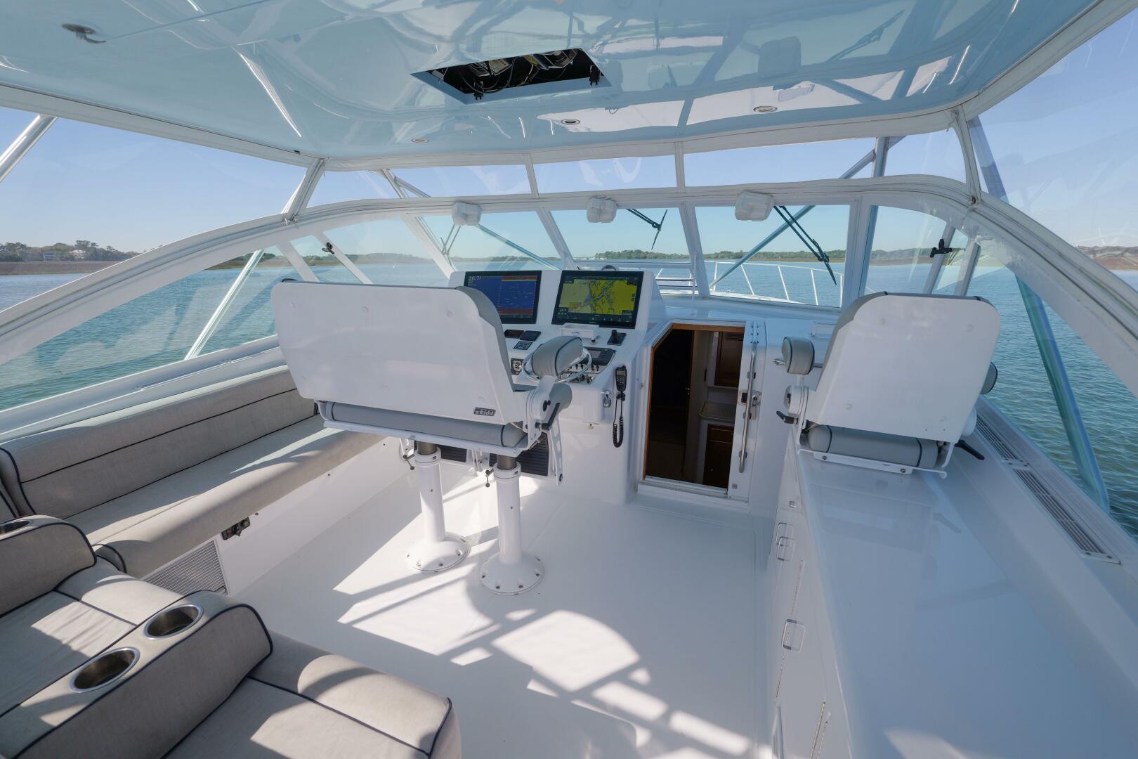 Slide: The Image of 2005 Cabo 45 Express Stovepipe - 5192347