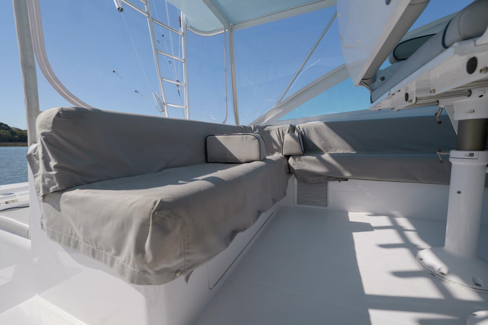 Slide: The Image of 2005 Cabo 45 Express Stovepipe - 5192348