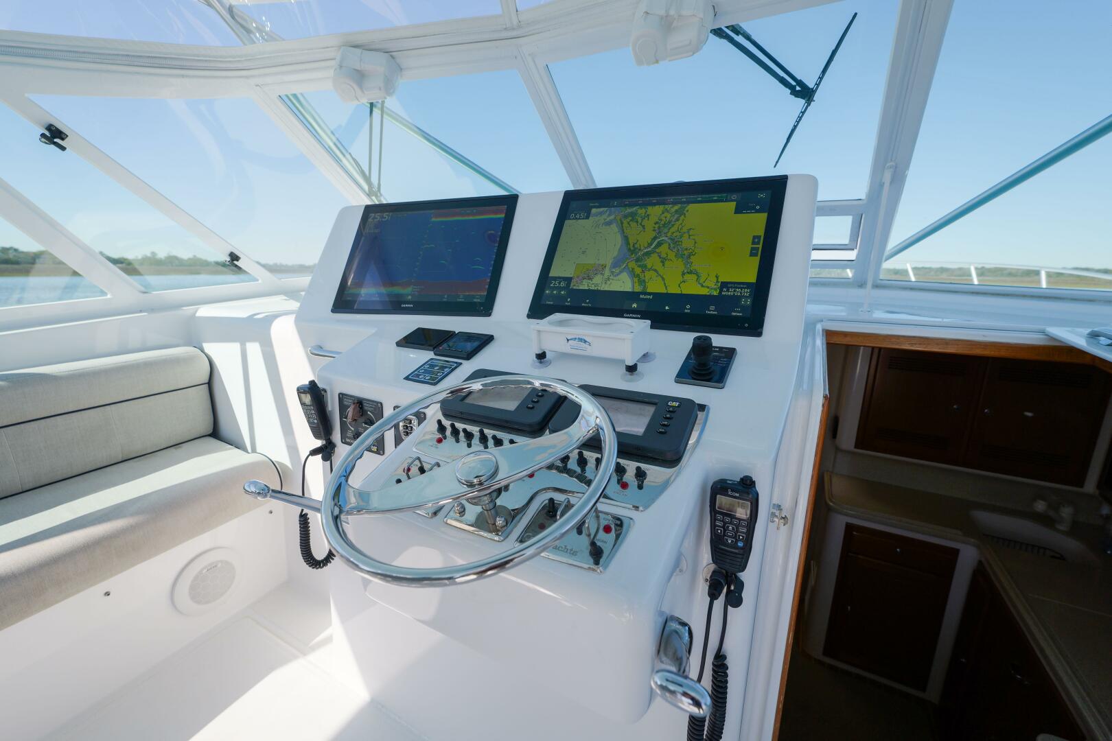 Slide: The Image of 2005 Cabo 45 Express Stovepipe - 5192351