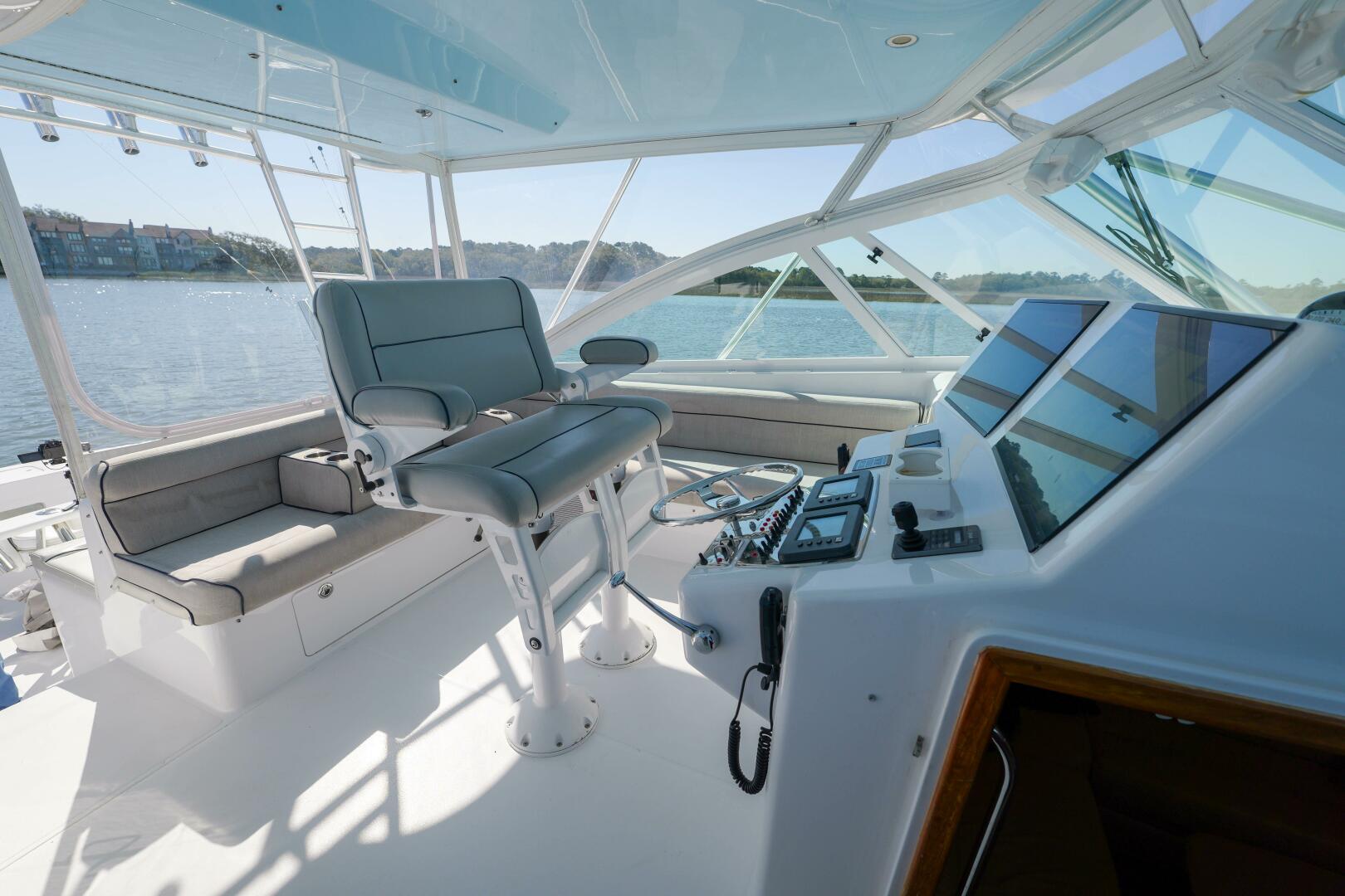 Slide: The Image of 2005 Cabo 45 Express Stovepipe - 5192352